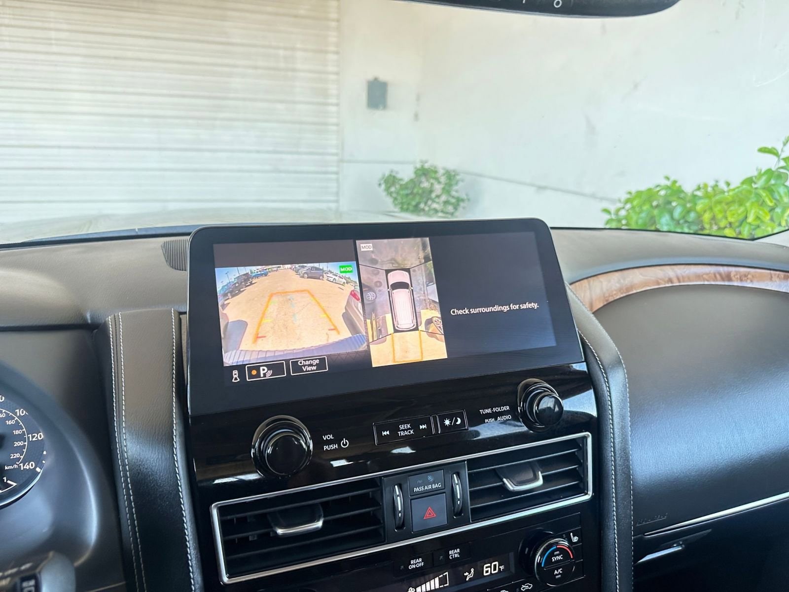 2024 Nissan Armada SL 17