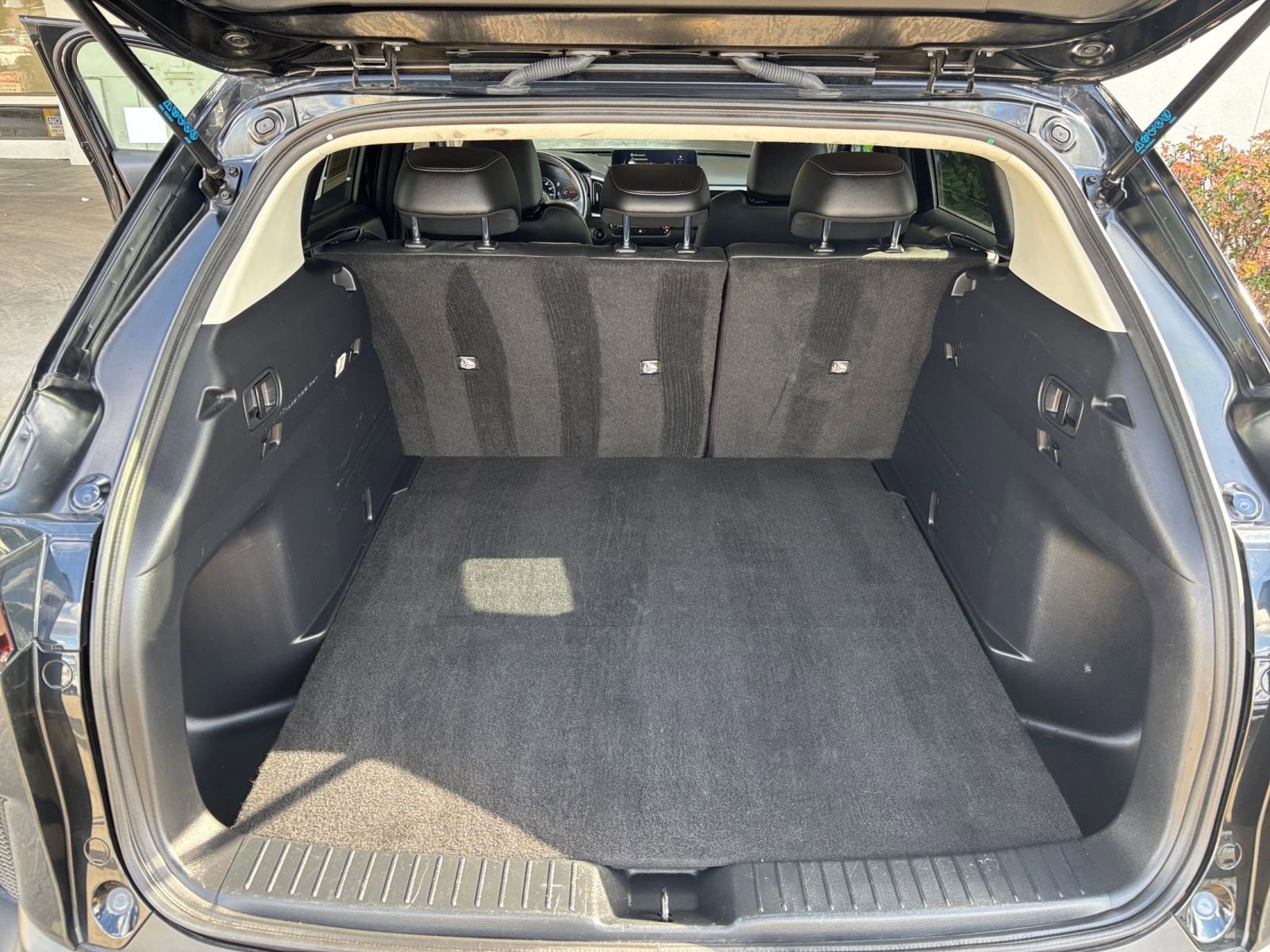 Thumbnail: 2025 Mazda CX-50 - 31