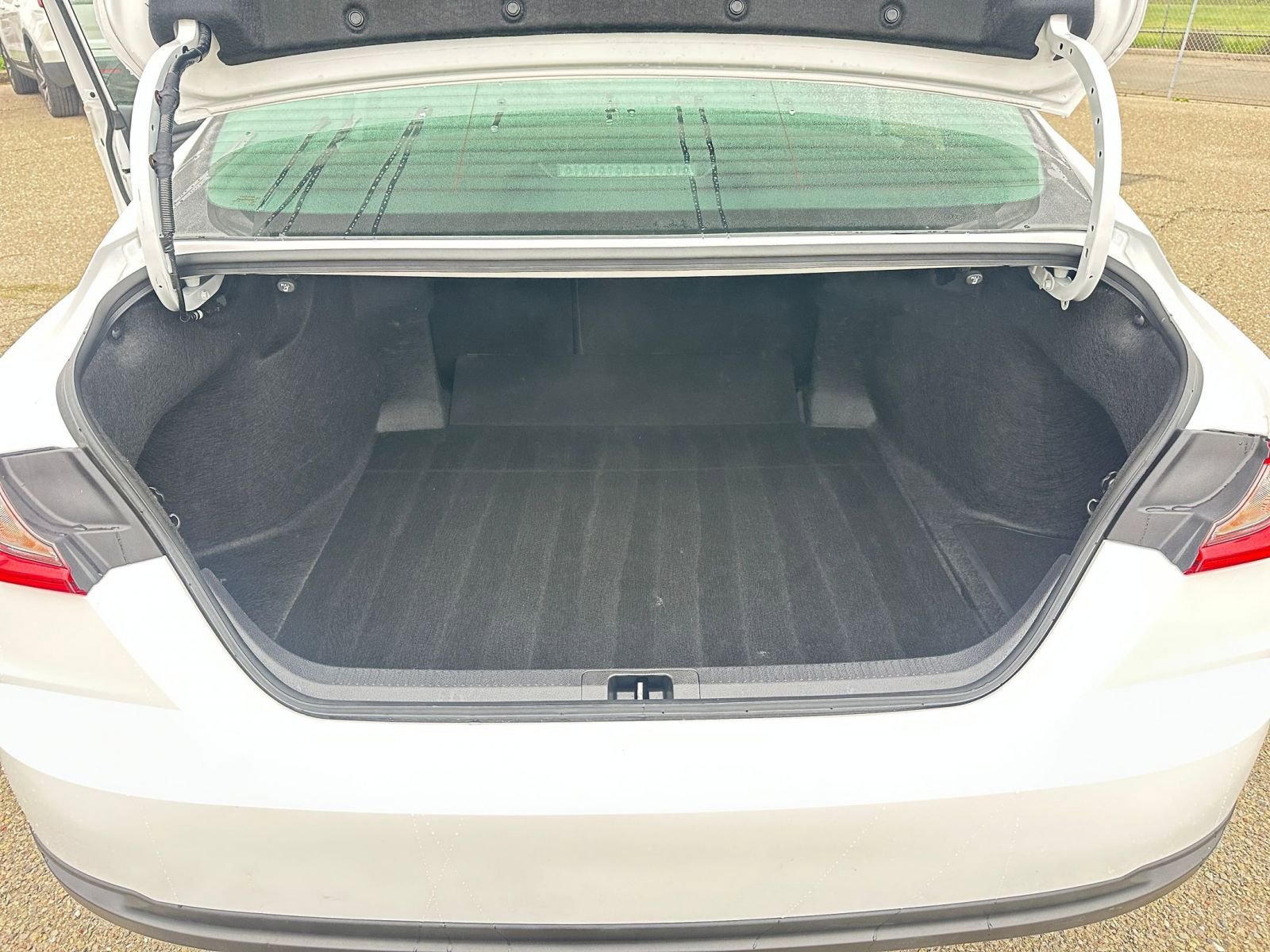 Thumbnail: 2025 Toyota Camry - 31