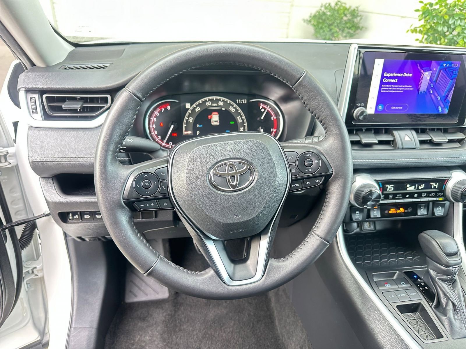 Thumbnail: 2025 Toyota RAV4 - 28