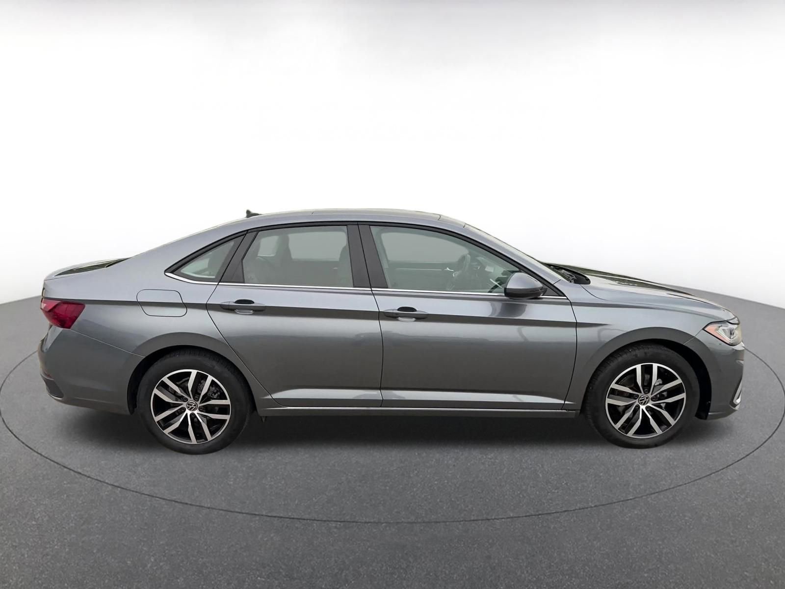 Thumbnail: 2025 Volkswagen Jetta - 16