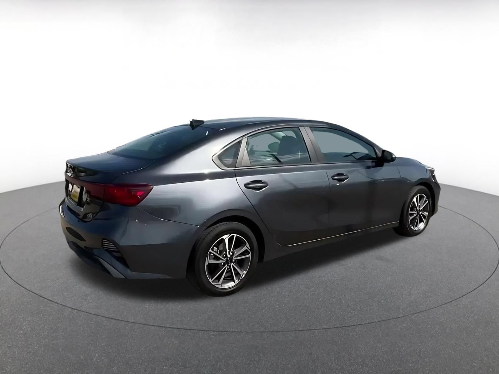 Thumbnail: 2023 Kia Forte - 14