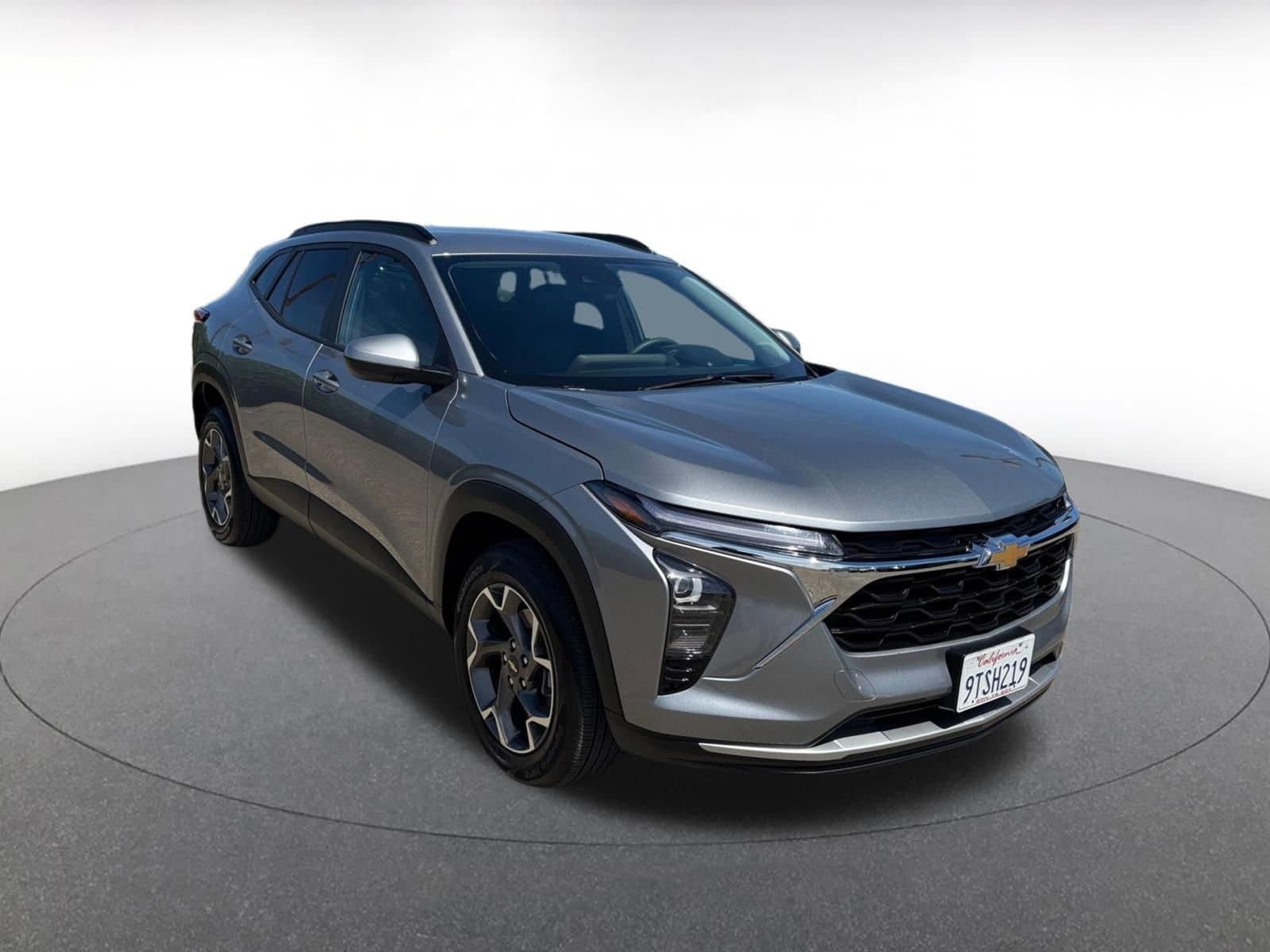 Thumbnail: 2025 Chevrolet Trax - 1