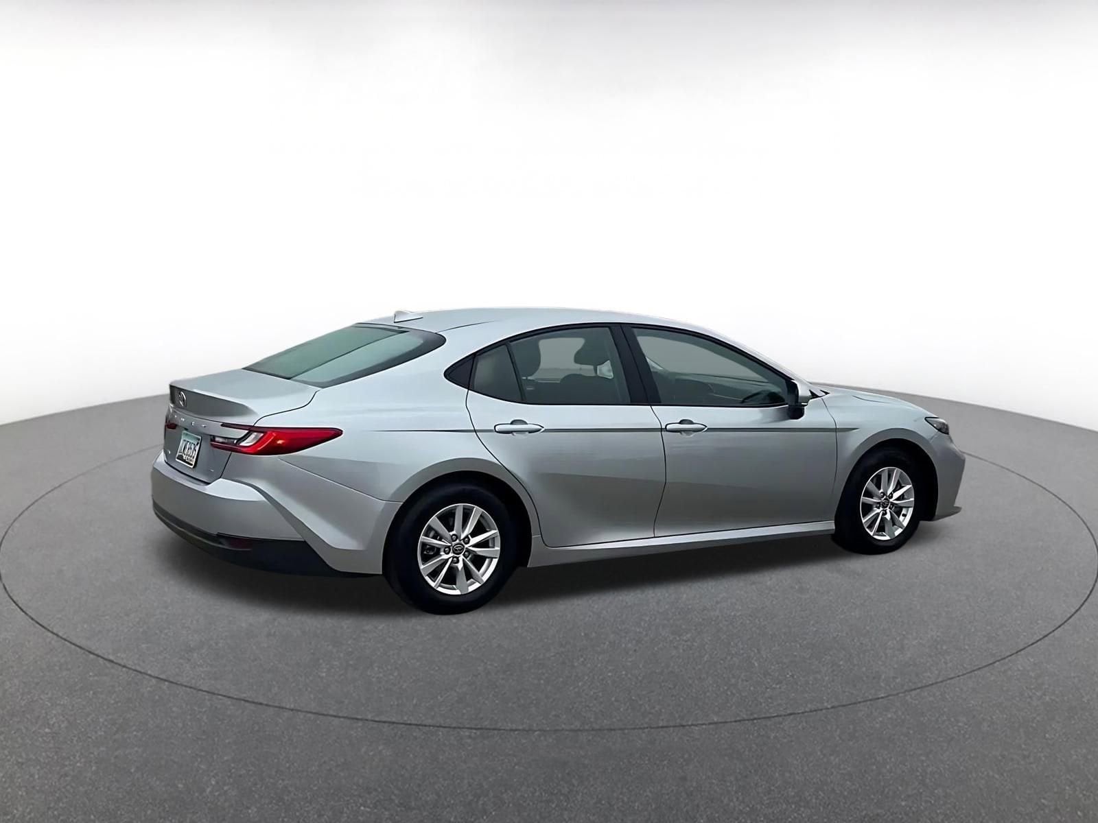 Thumbnail: 2025 Toyota Camry - 15