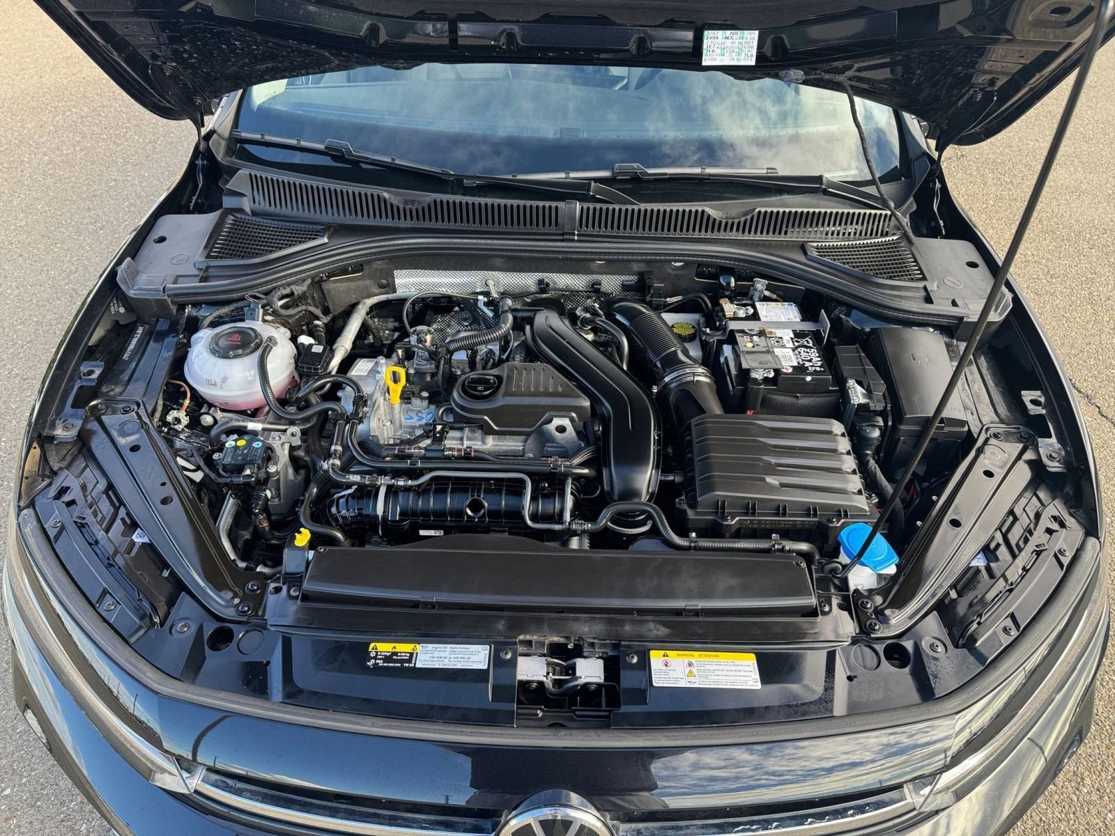 Thumbnail: 2025 Volkswagen Jetta - 32