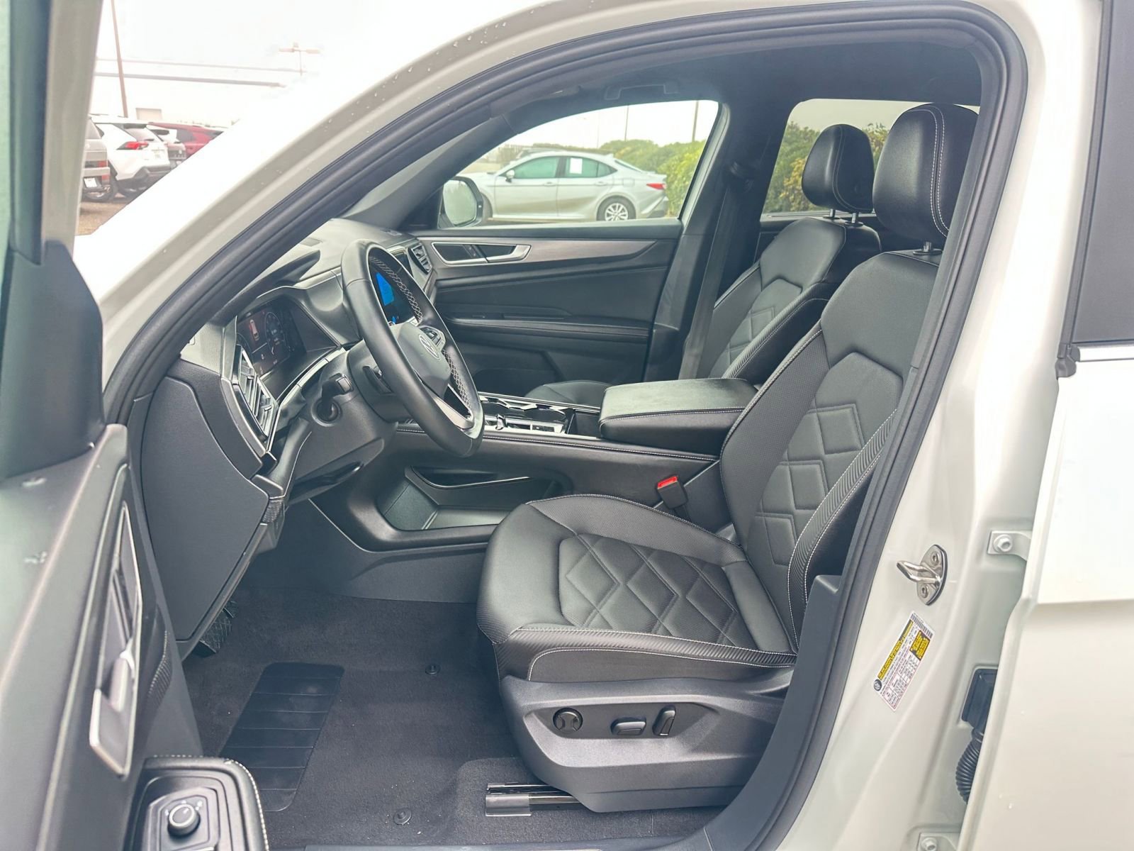 Thumbnail: 2025 Volkswagen Atlas - 28