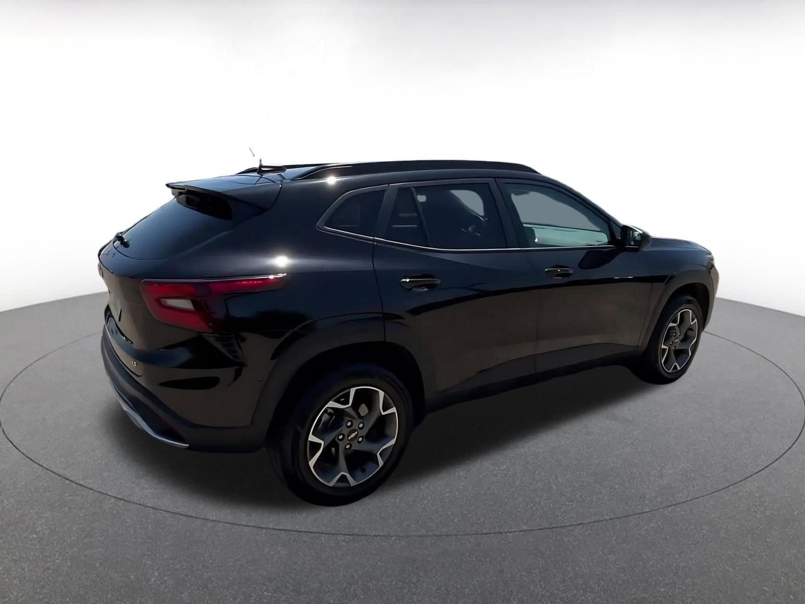 Thumbnail: 2025 Chevrolet Trax - 14