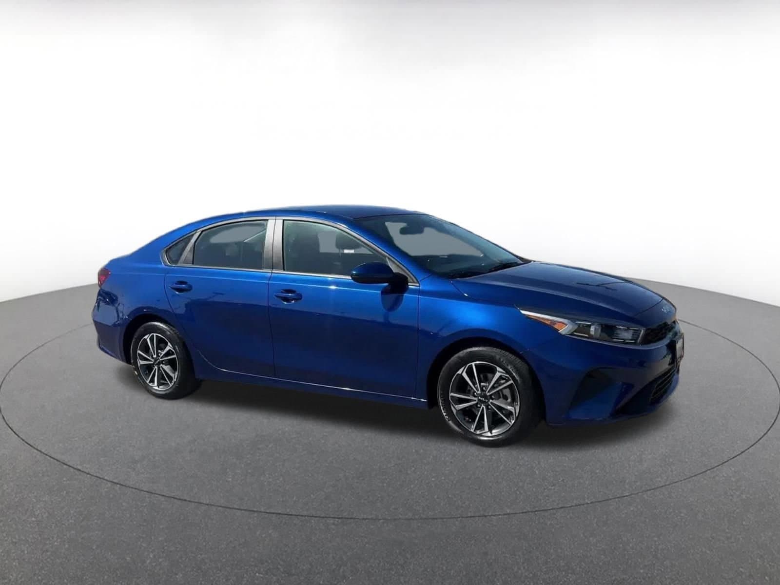 2024 Kia Forte LXS 2