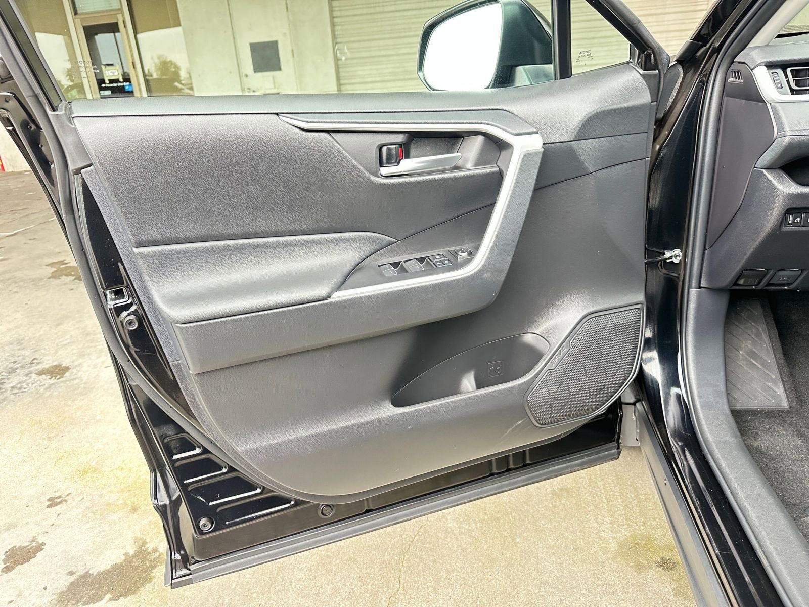 Thumbnail: 2025 Toyota RAV4 - 20