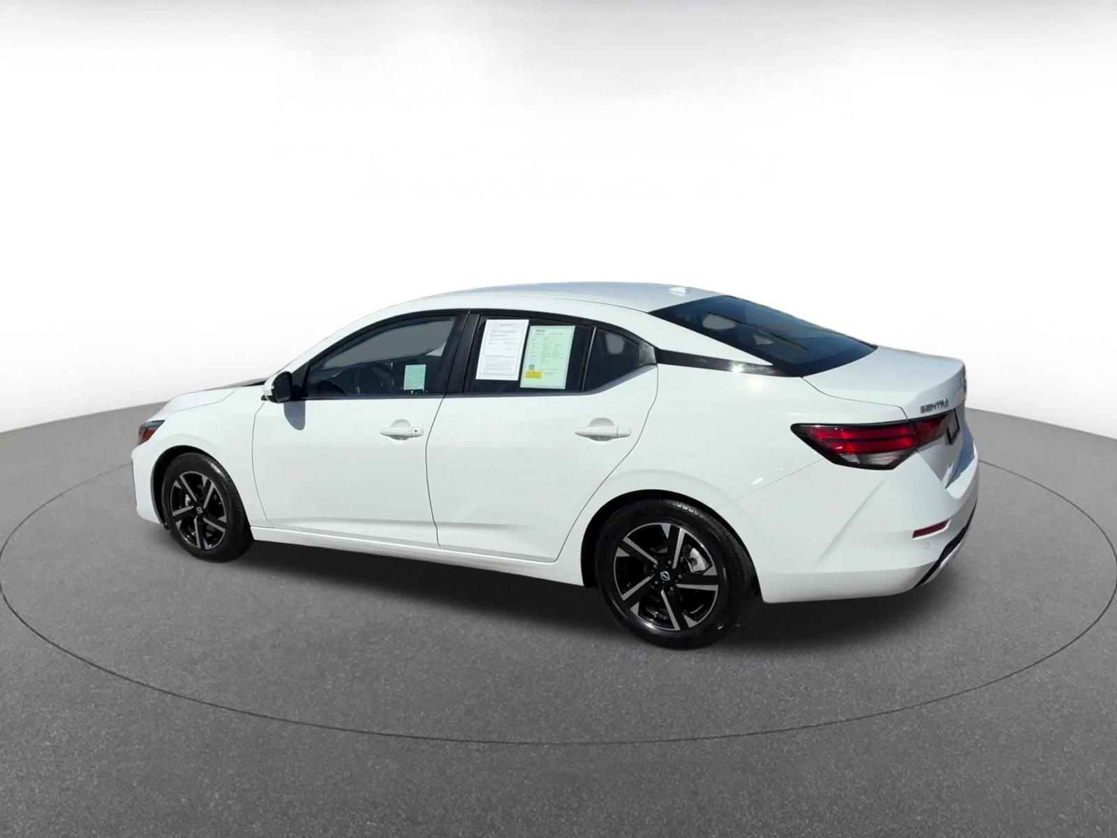 Thumbnail: 2025 Nissan Sentra - 10