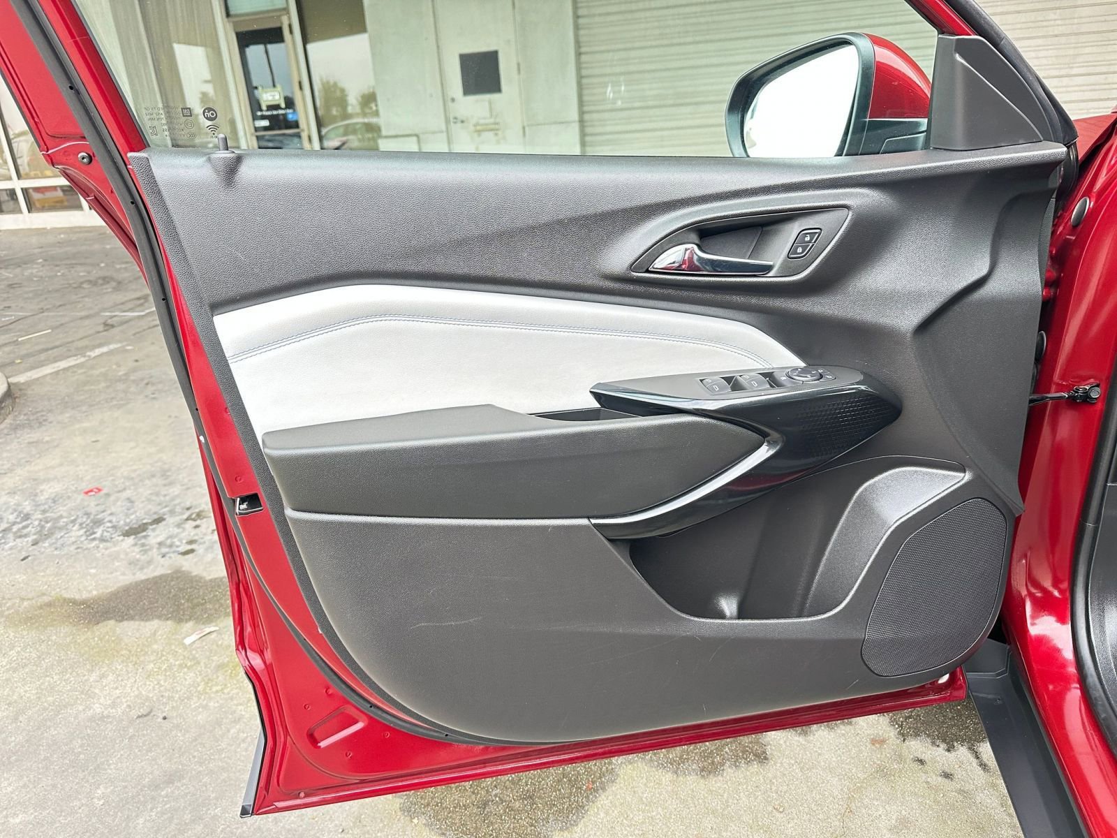 Thumbnail: 2025 Chevrolet Trax - 14