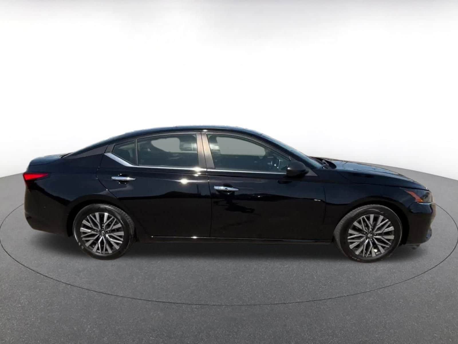 Thumbnail: 2025 Nissan Altima - 16