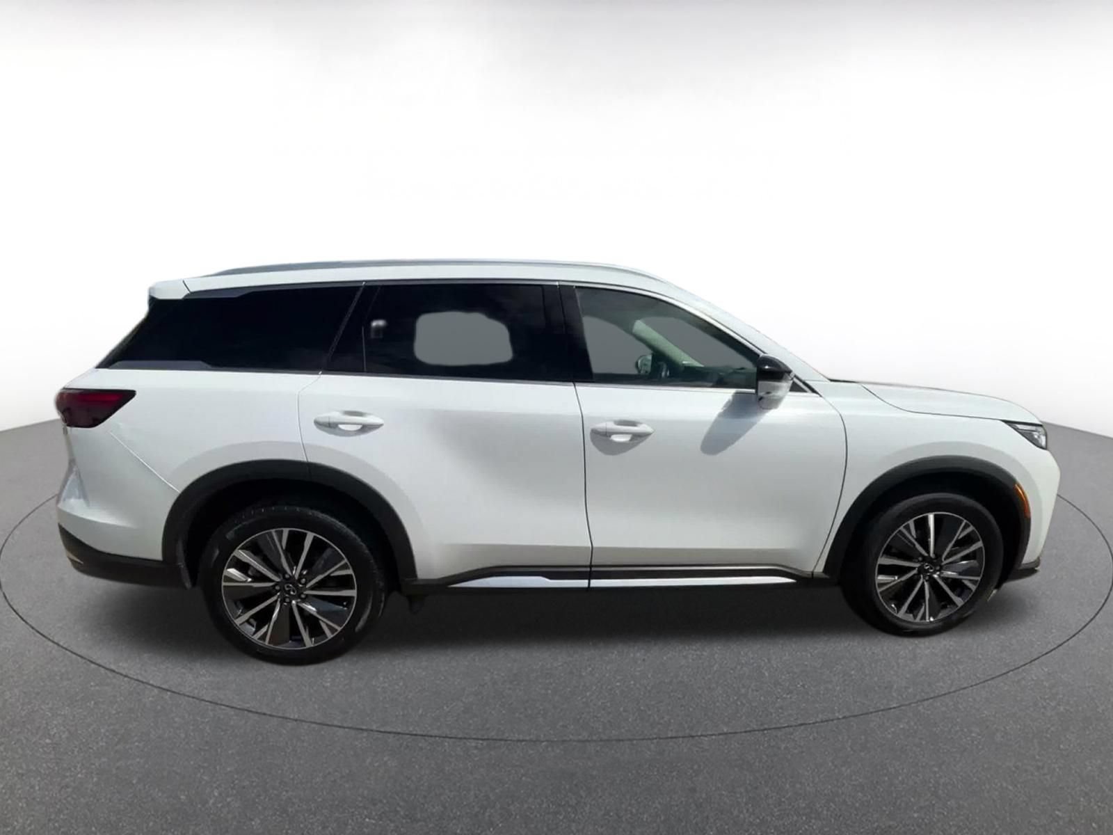 Thumbnail: 2026 INFINITI QX60 - 15