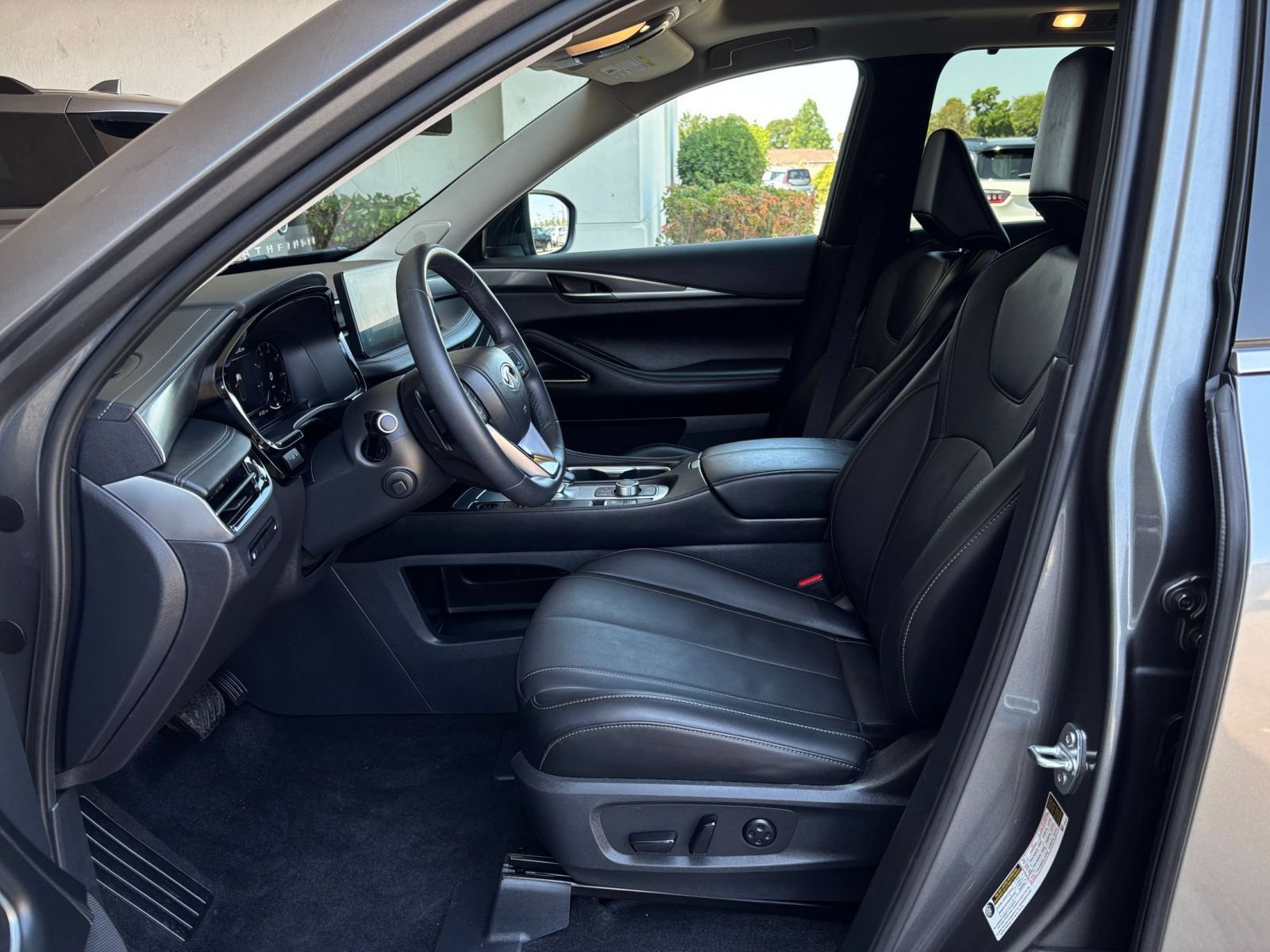Thumbnail: 2026 INFINITI QX60 - 30
