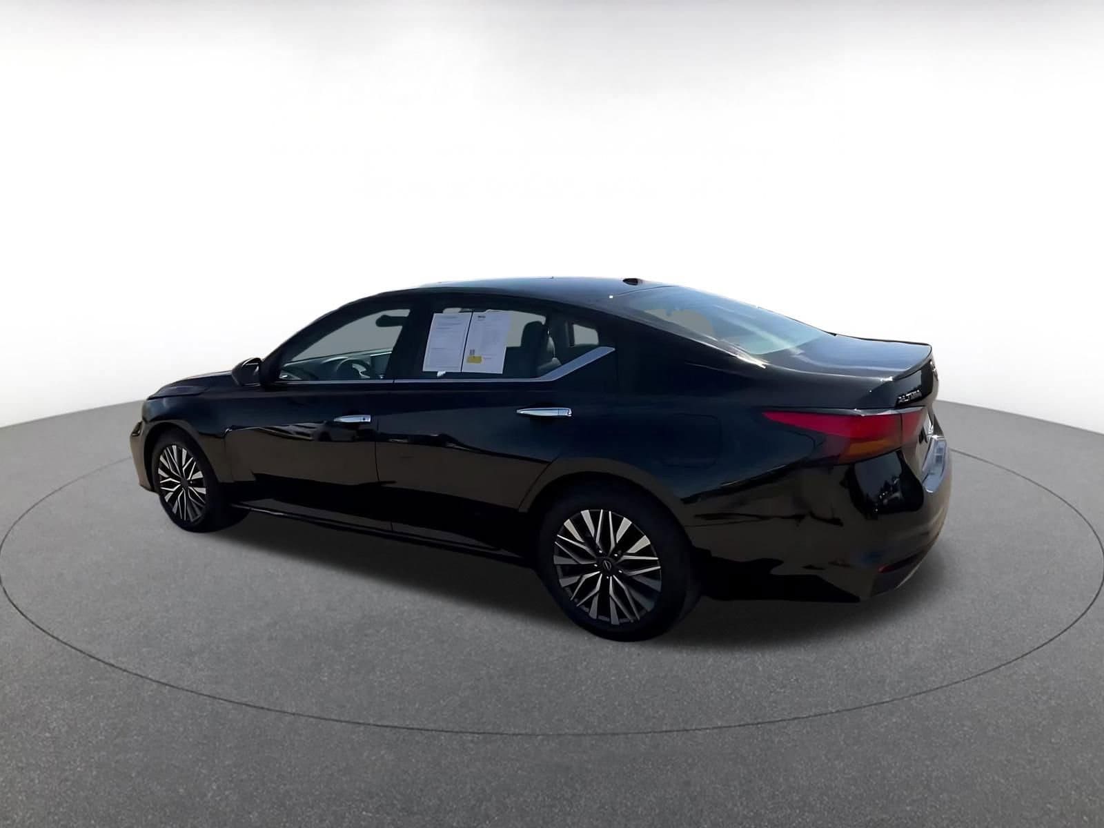 Thumbnail: 2025 Nissan Altima - 10