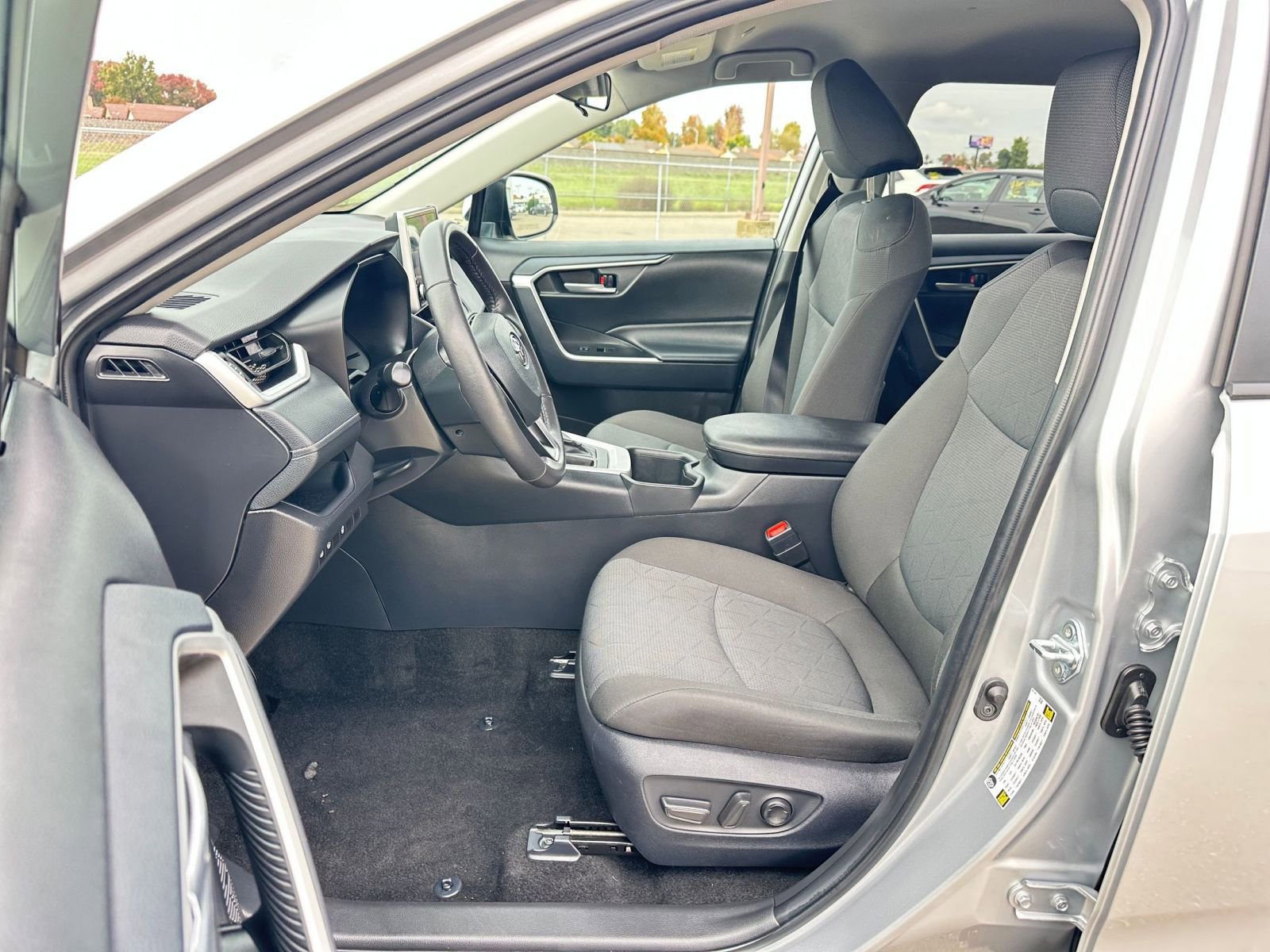 Thumbnail: 2025 Toyota RAV4 - 27