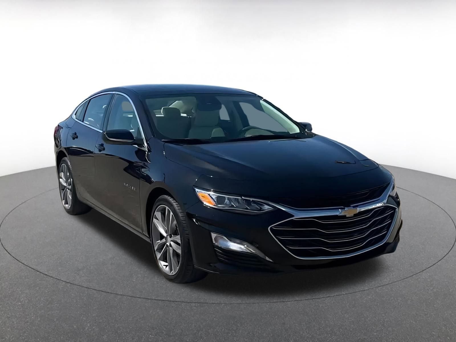 Thumbnail: 2024 Chevrolet Malibu - 3