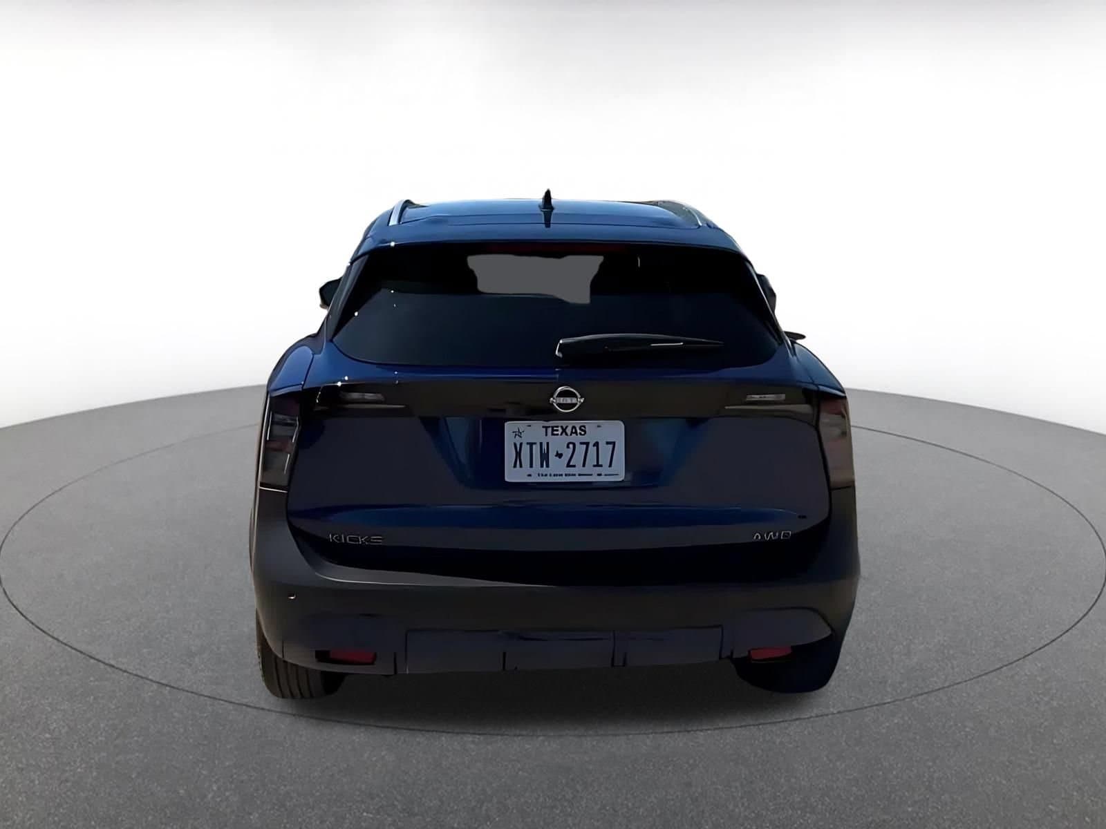 Thumbnail: 2026 Nissan Kicks - 12