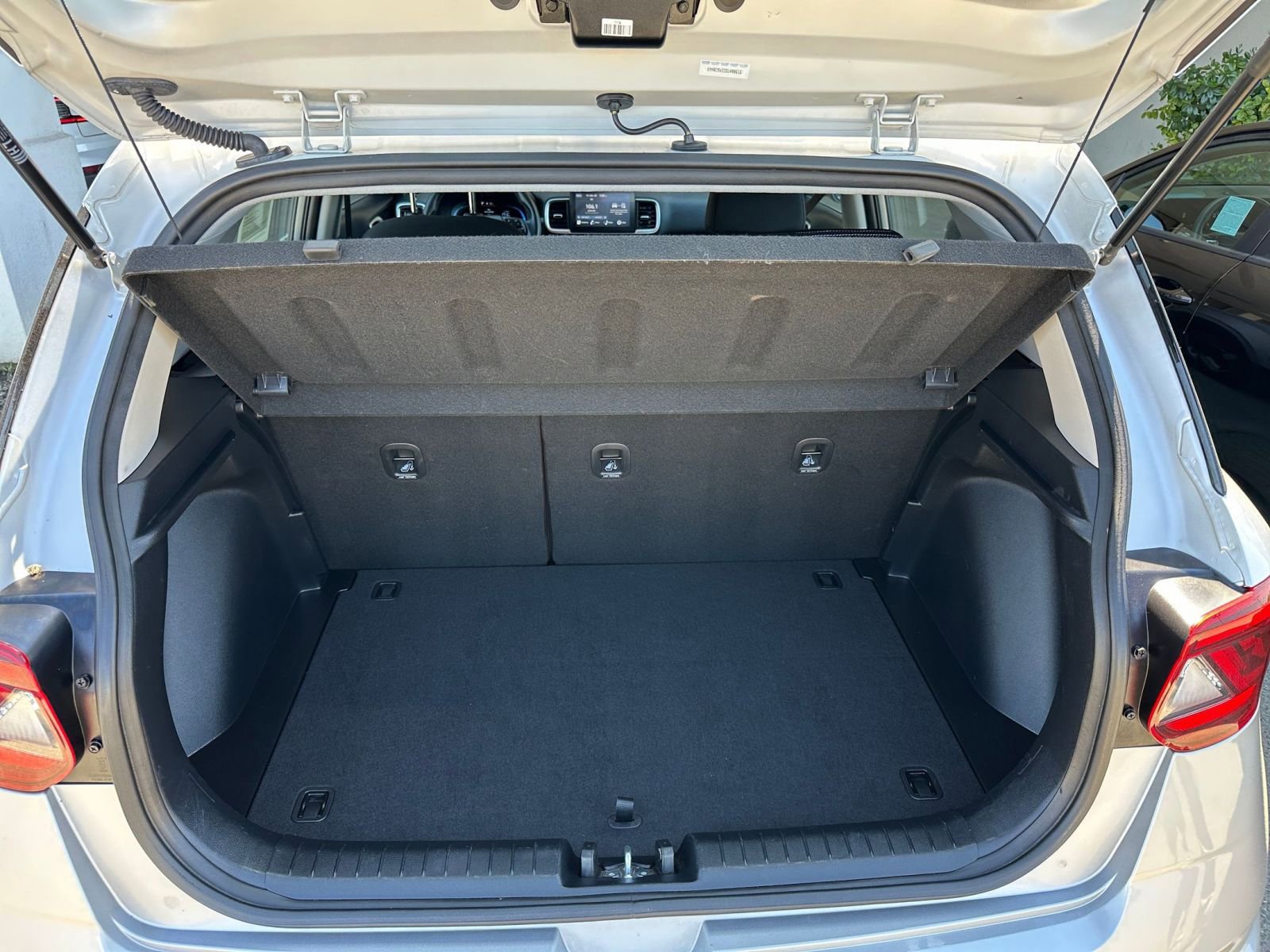 Thumbnail: 2025 Hyundai Venue - 32