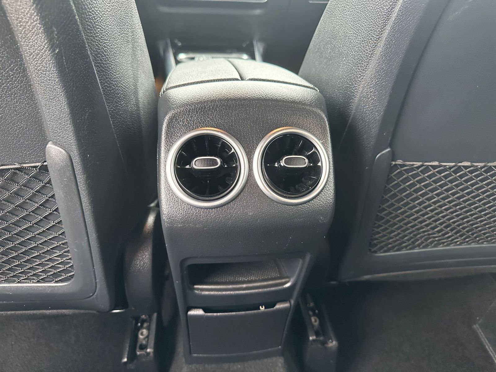 Thumbnail: 2025 Mercedes-Benz GLA - 25