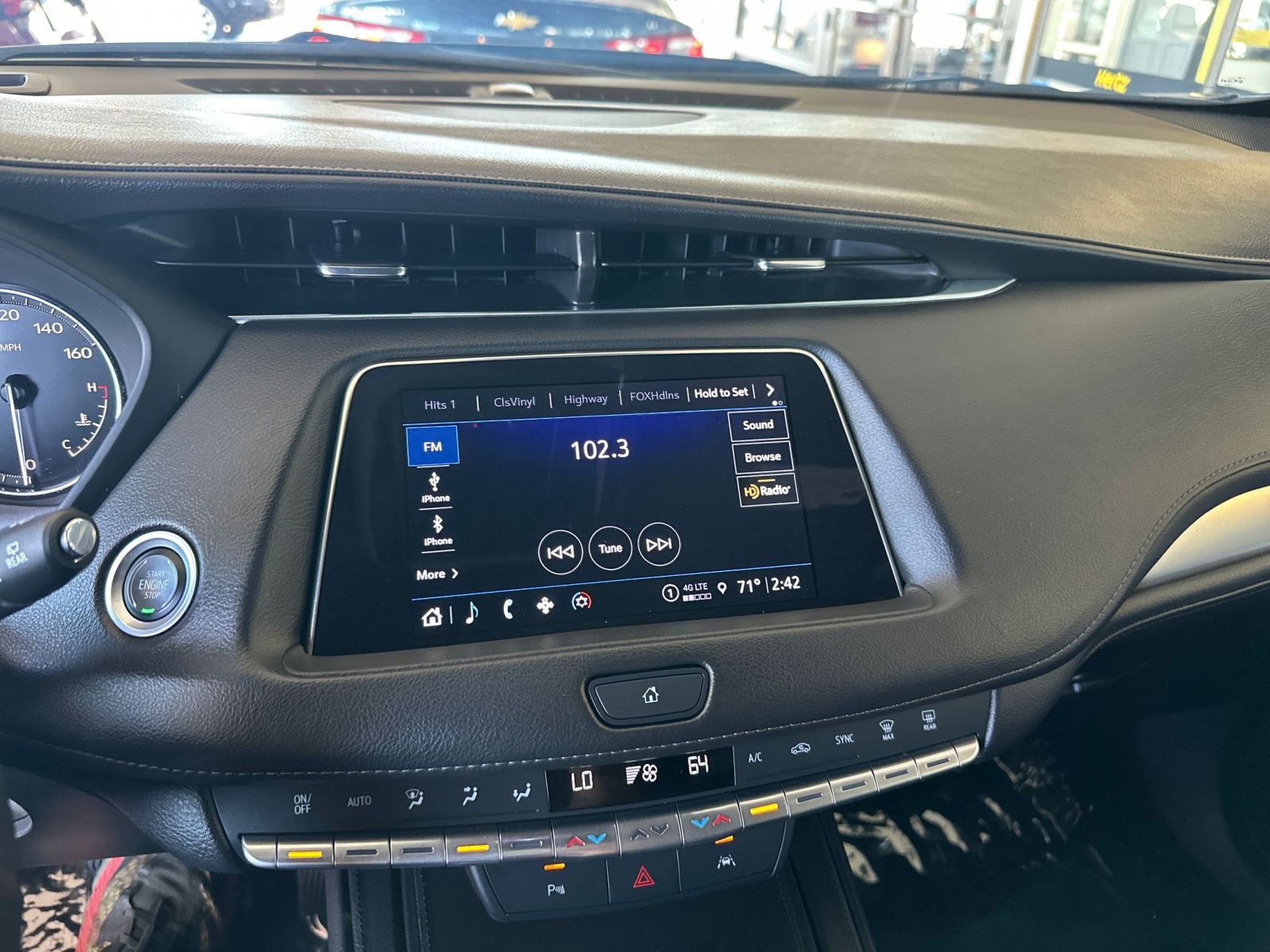Thumbnail: 2023 Cadillac XT4 - 15
