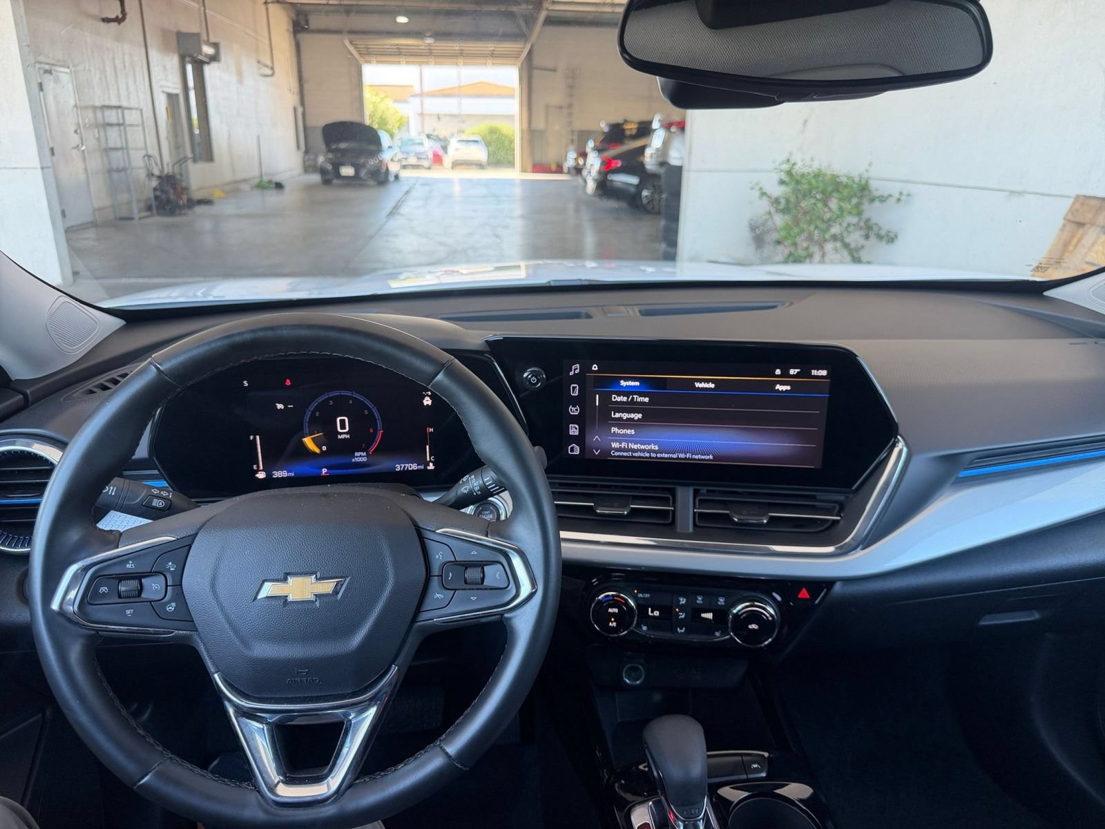 Thumbnail: 2025 Chevrolet Trax - 33