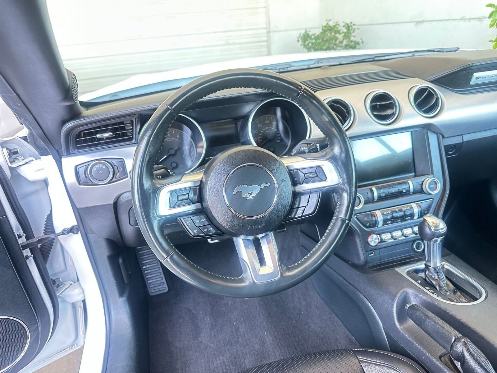 2023 Ford Mustang  28