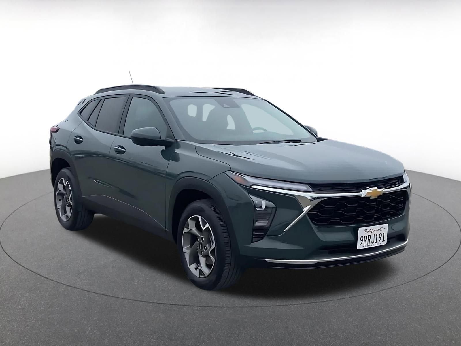 Thumbnail: 2025 Chevrolet Trax - 3