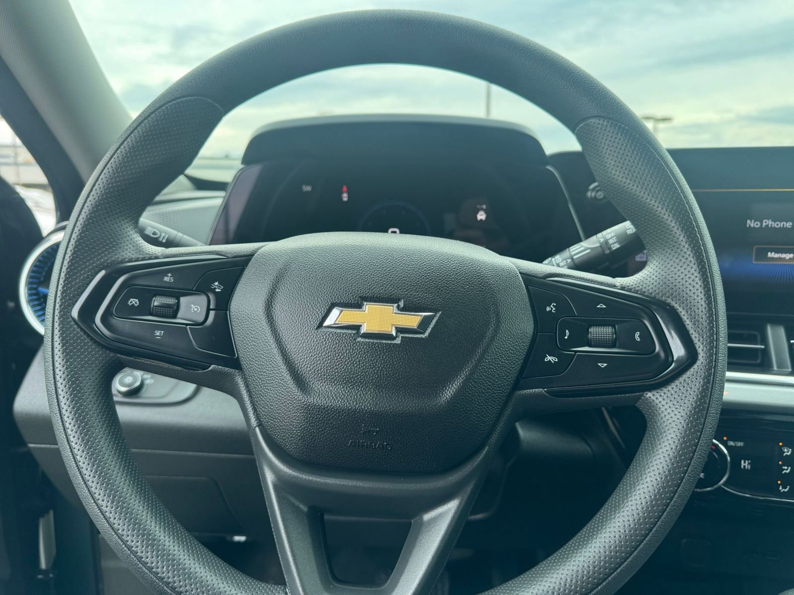 Thumbnail: 2025 Chevrolet Trax - 28