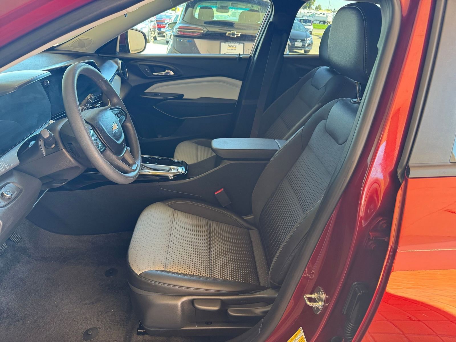 Thumbnail: 2025 Chevrolet Trax - 28