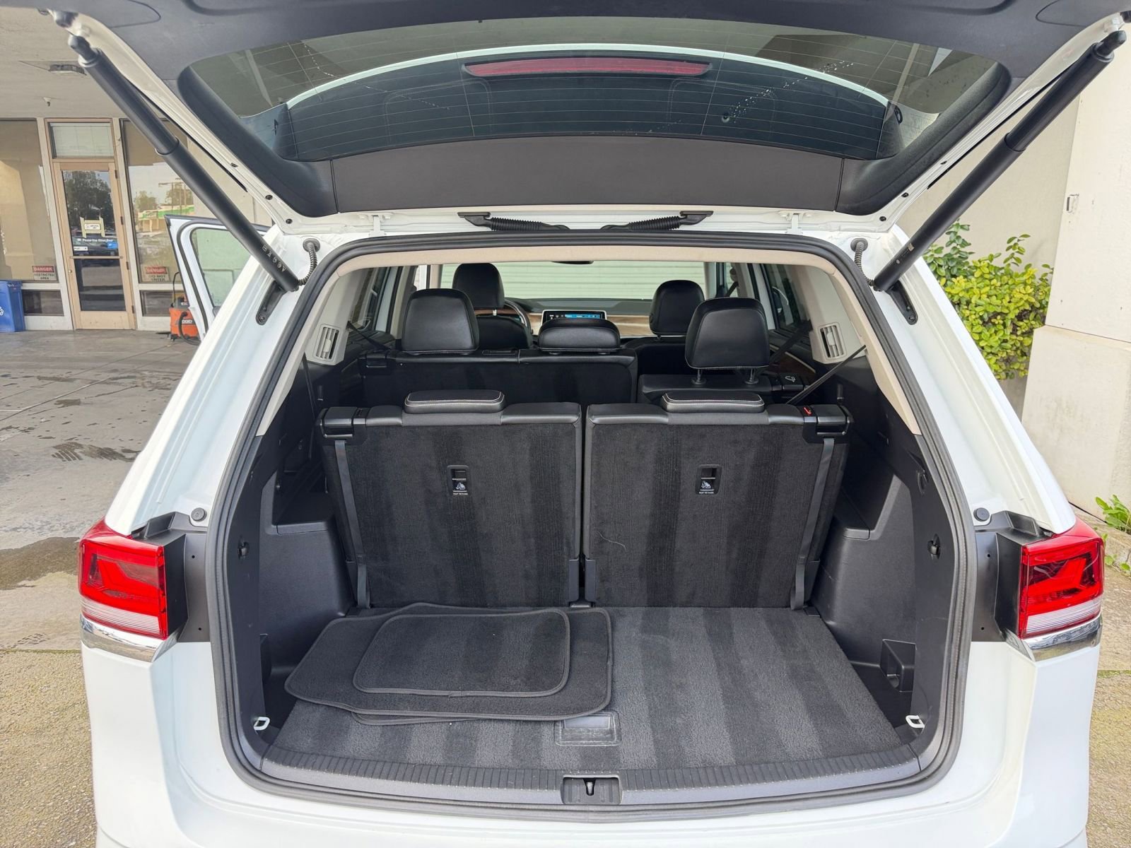 Thumbnail: 2024 Volkswagen Atlas - 34