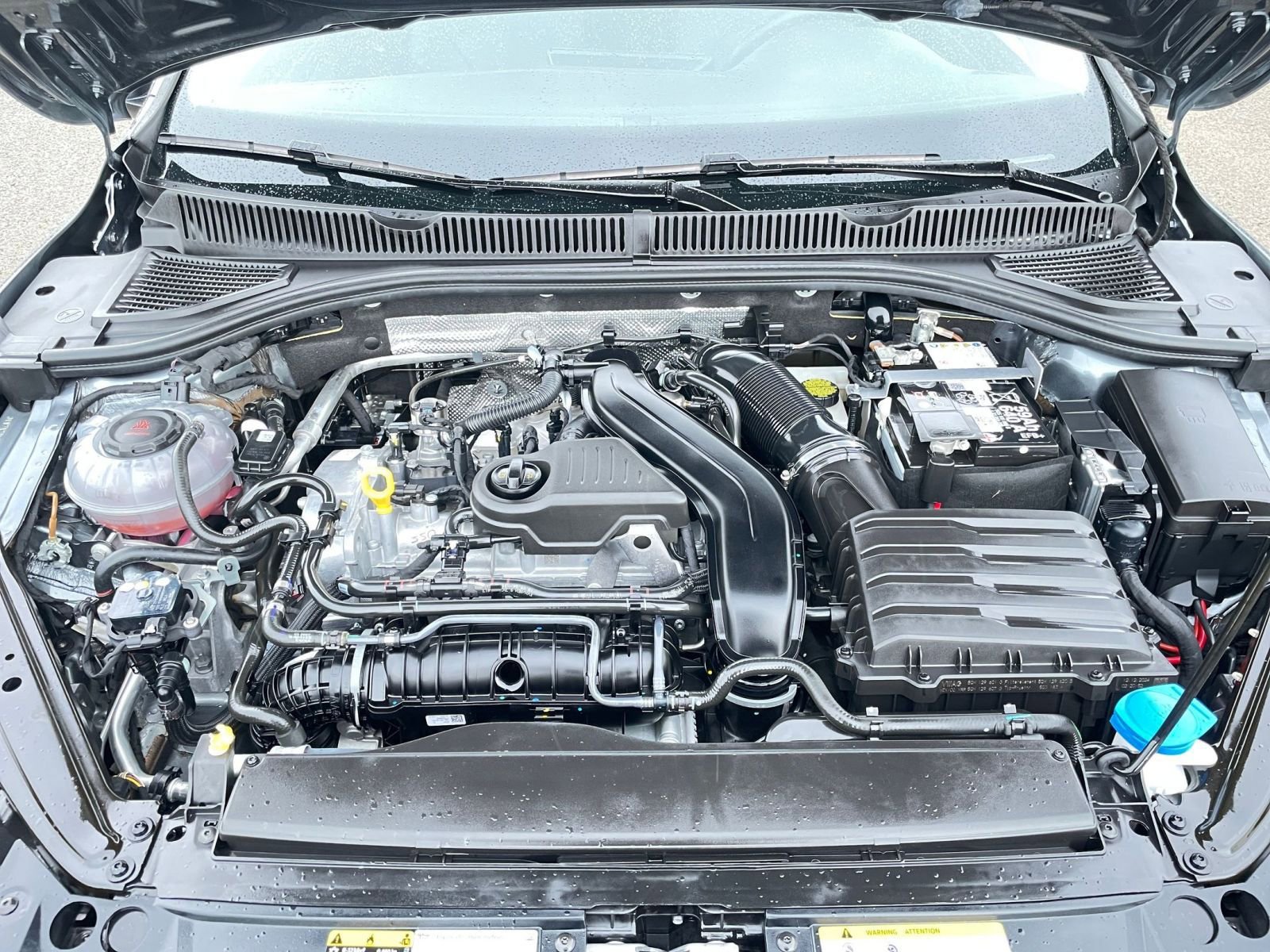 Thumbnail: 2025 Volkswagen Jetta - 33