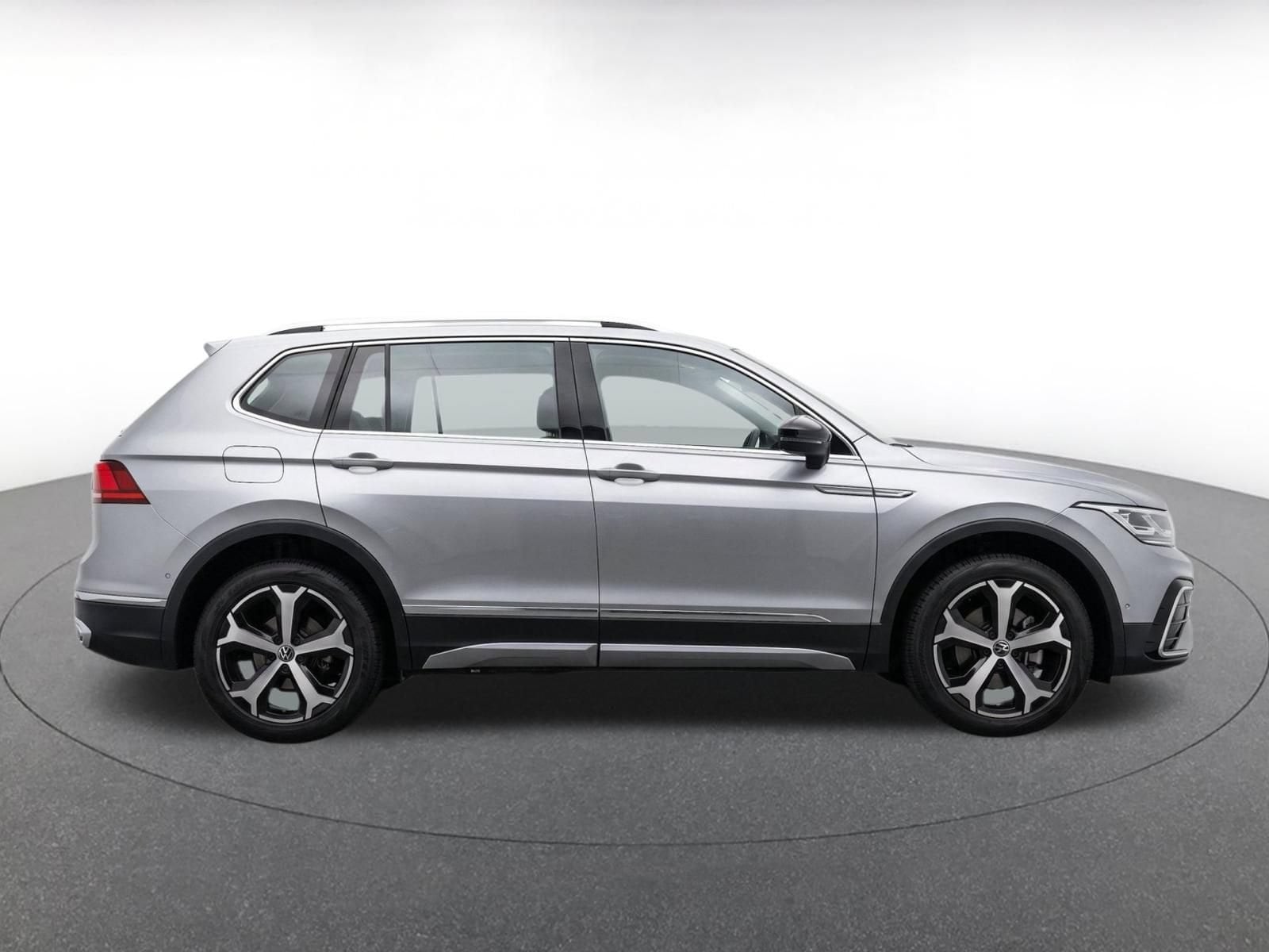 Thumbnail: 2026 Volkswagen Tiguan - 9