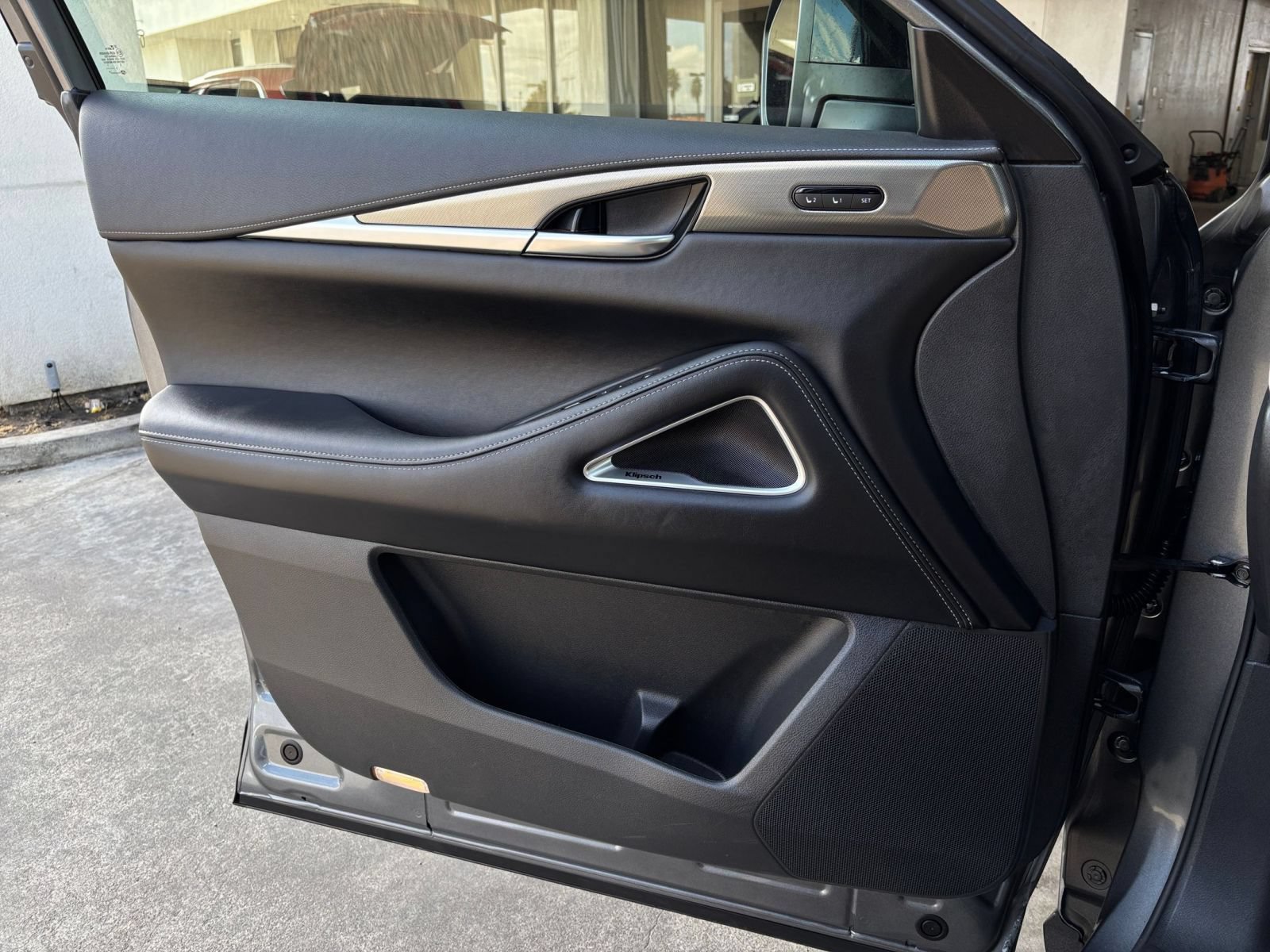 Thumbnail: 2026 INFINITI QX60 - 18