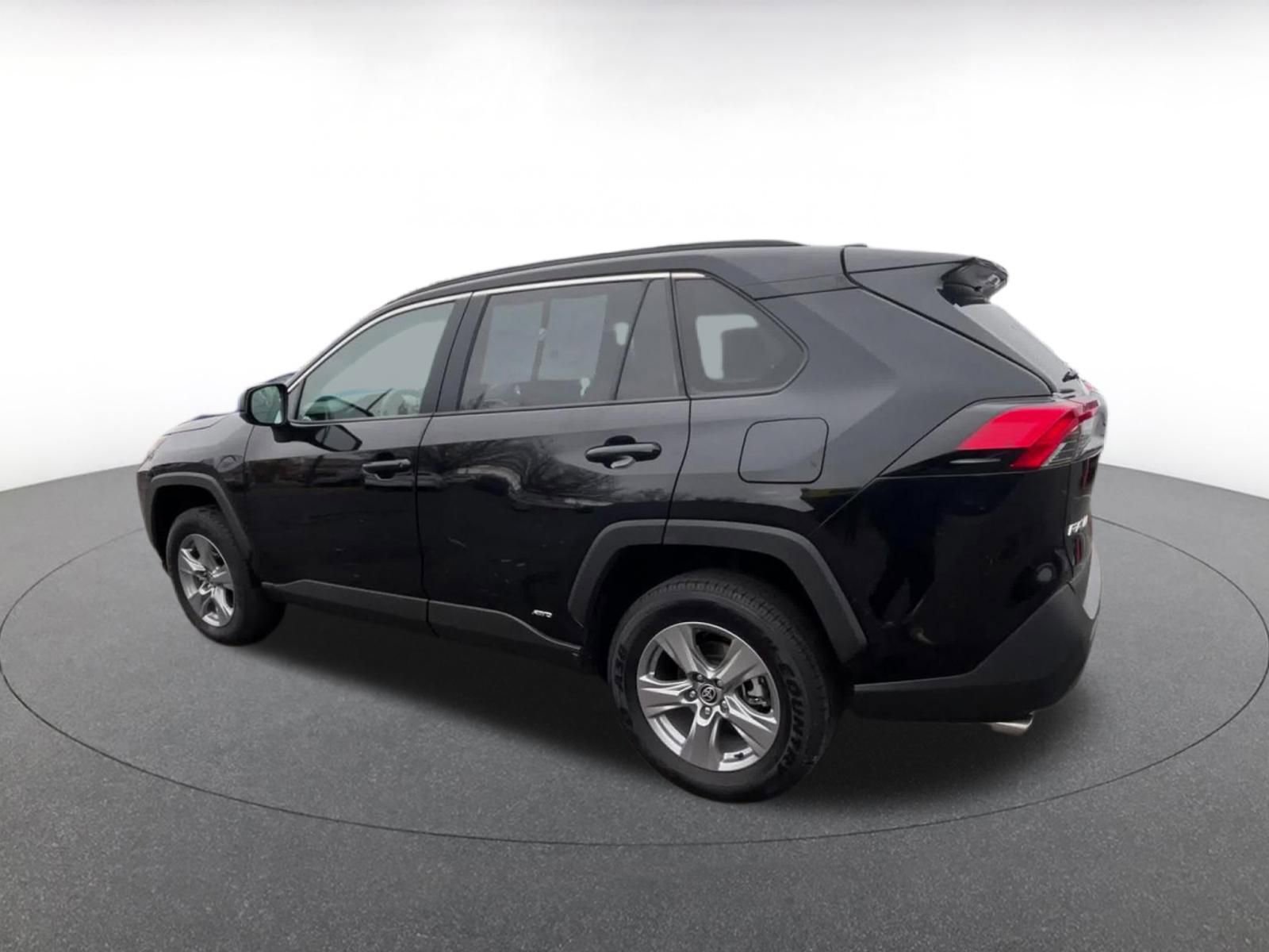 Thumbnail: 2025 Toyota RAV4 - 10