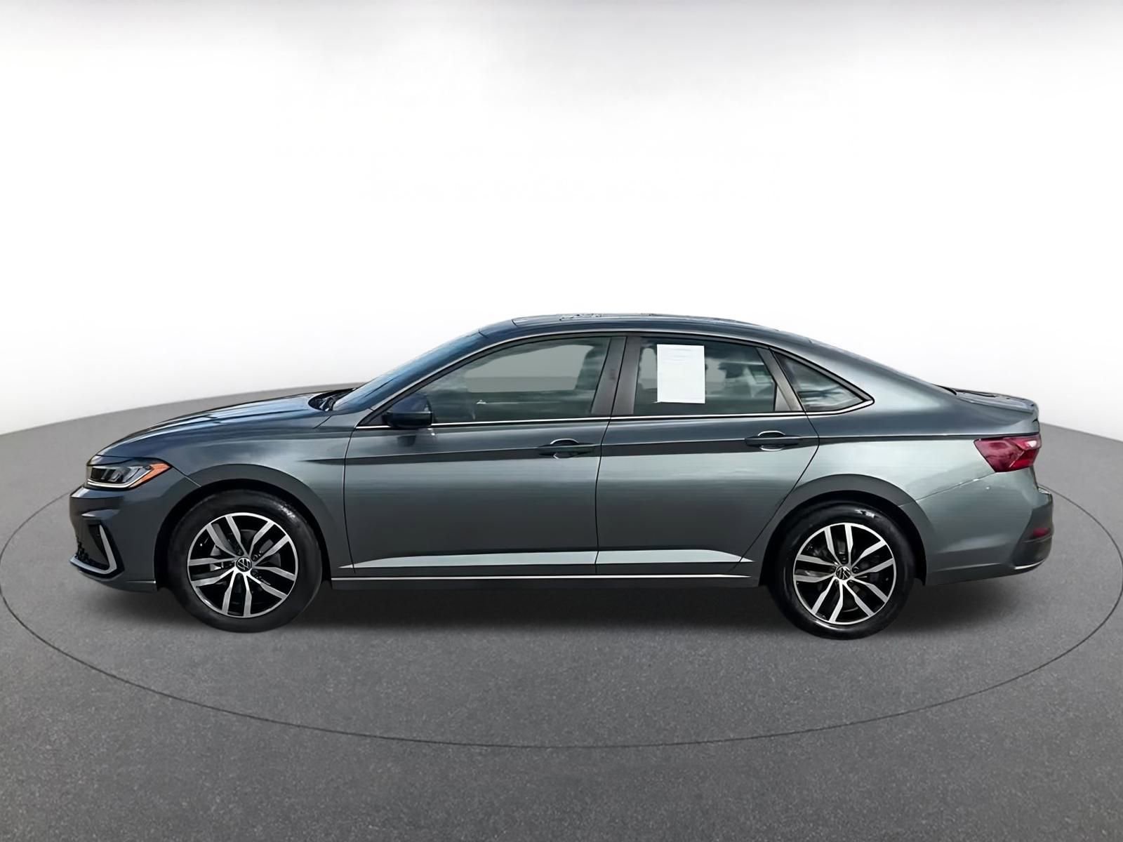 Thumbnail: 2025 Volkswagen Jetta - 14