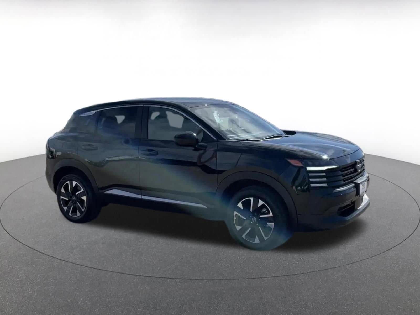 Thumbnail: 2025 Nissan Kicks - 2