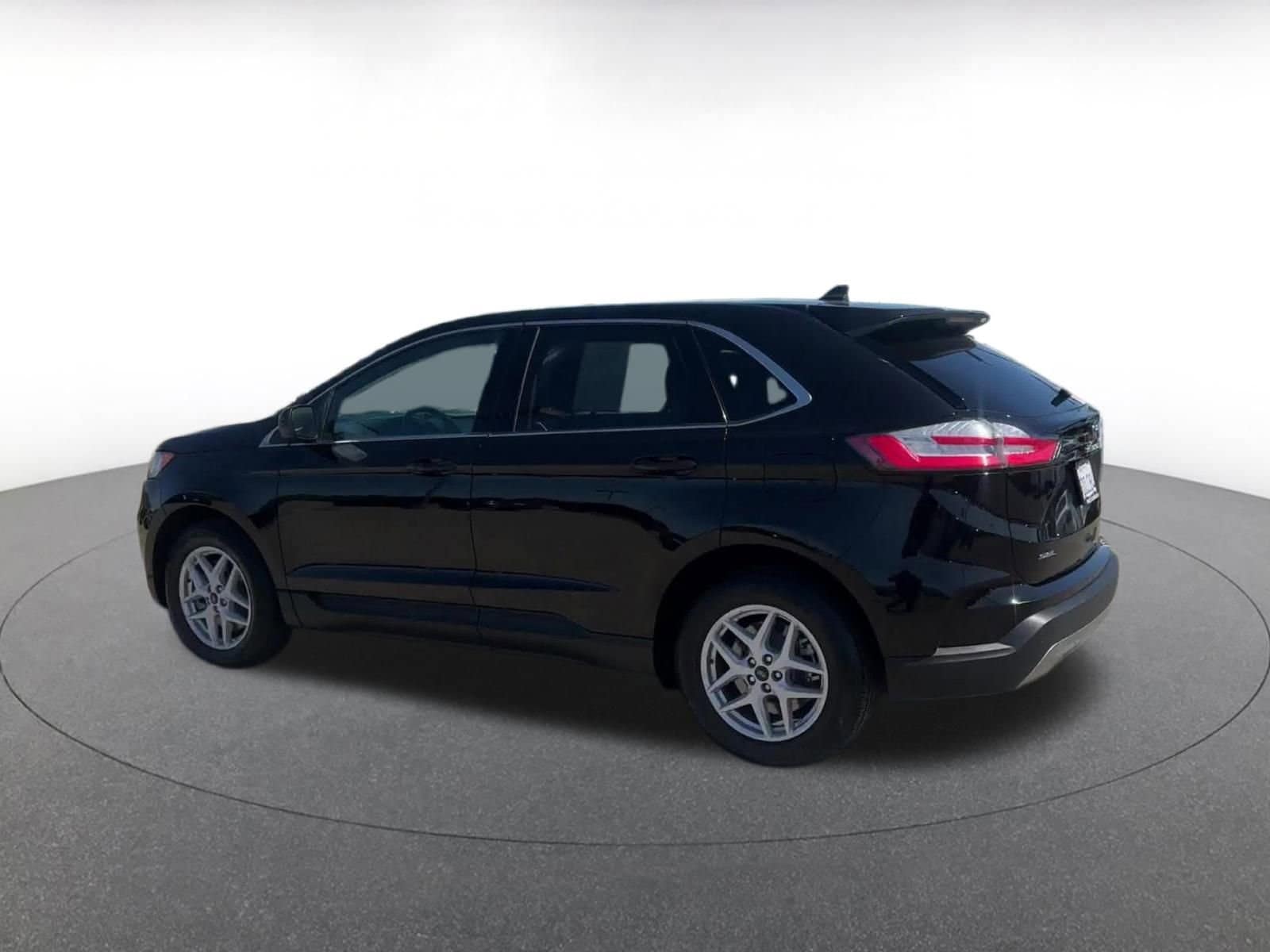 Thumbnail: 2023 Ford Edge - 10