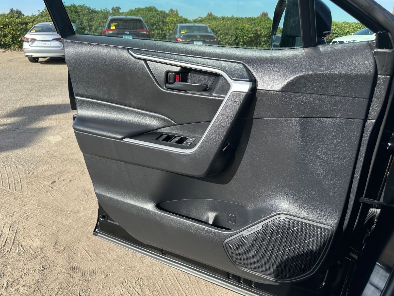 Thumbnail: 2025 Toyota RAV4 - 20