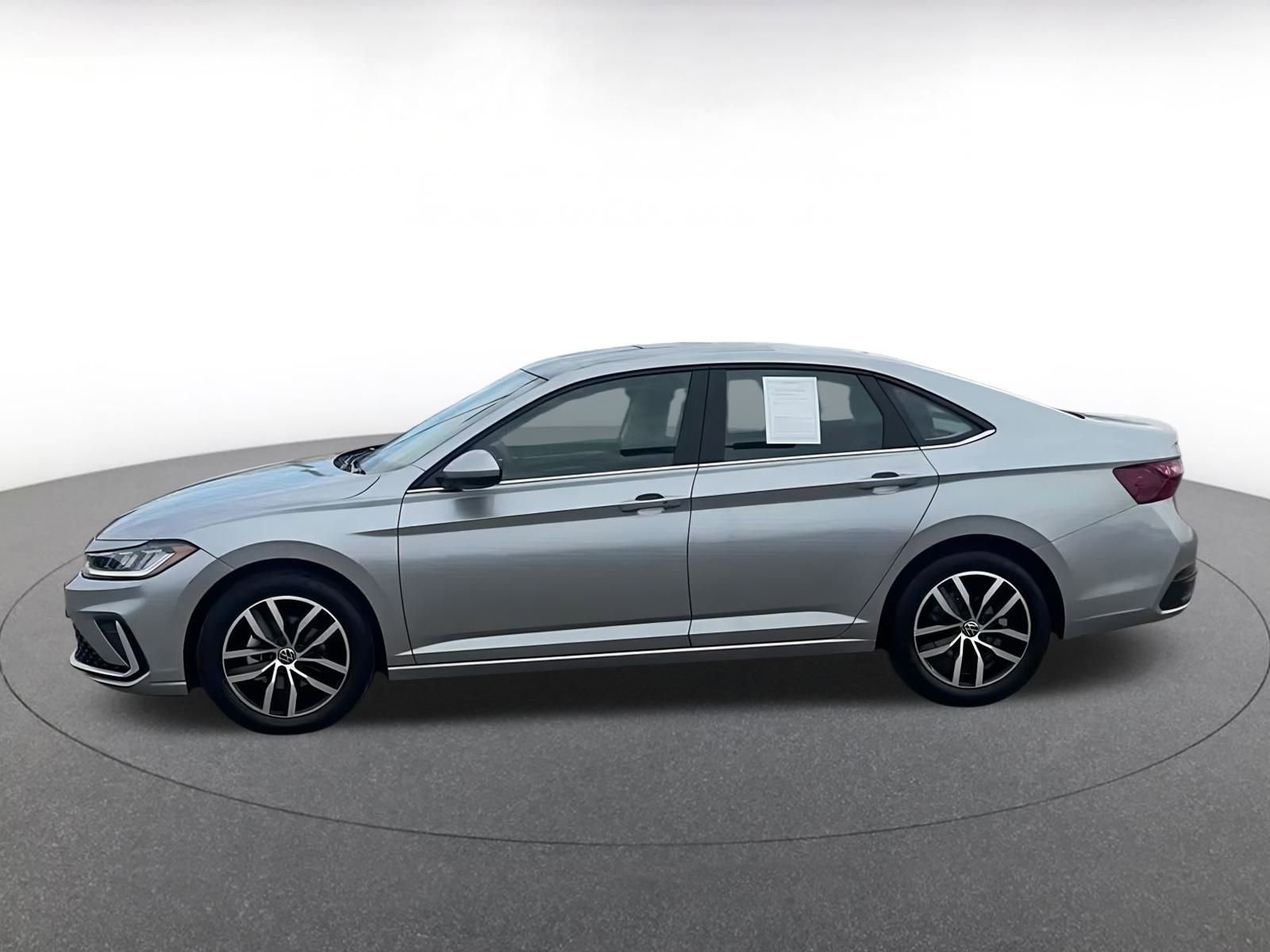 Thumbnail: 2025 Volkswagen Jetta - 9