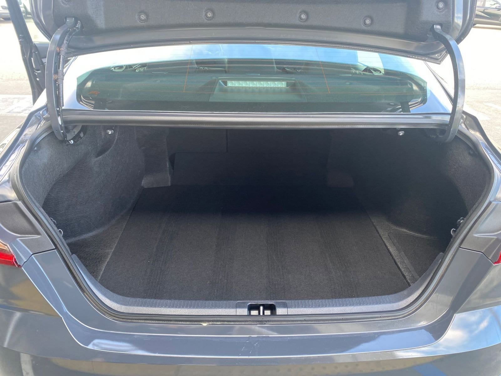 Thumbnail: 2025 Toyota Camry - 31