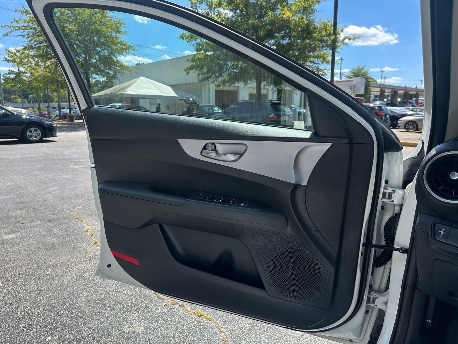 Thumbnail: 2024 Kia Forte - 20