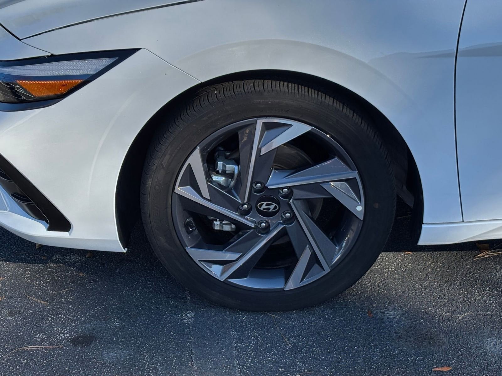 Thumbnail: 2025 Hyundai Elantra - 30