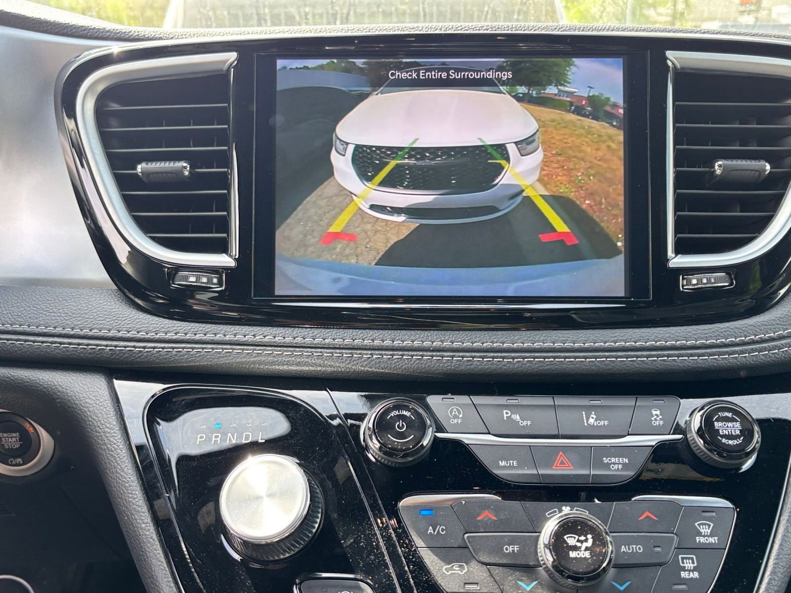 Thumbnail: 2025 Chrysler Pacifica - 25