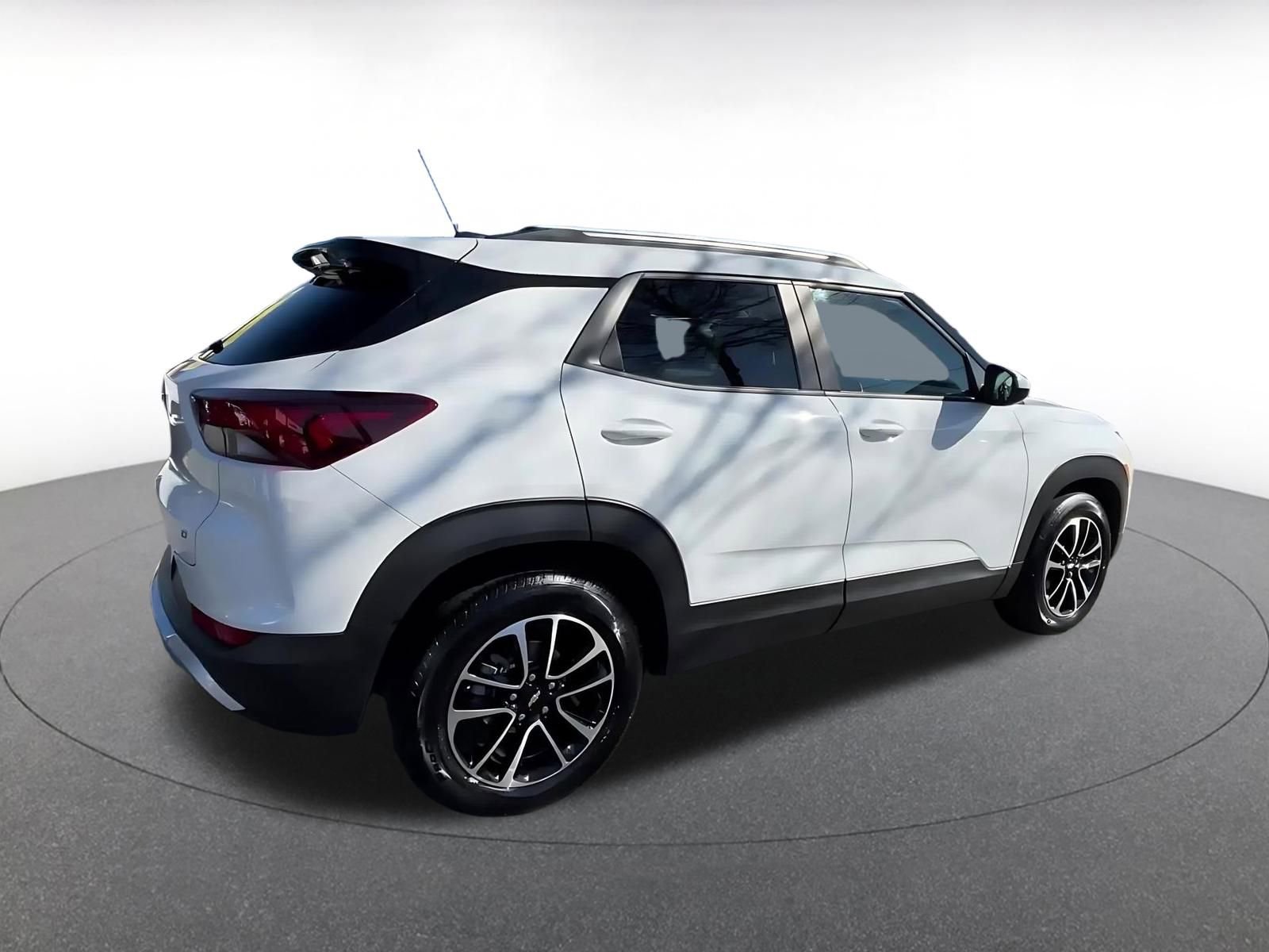 Thumbnail: 2025 Chevrolet TrailBlazer - 14