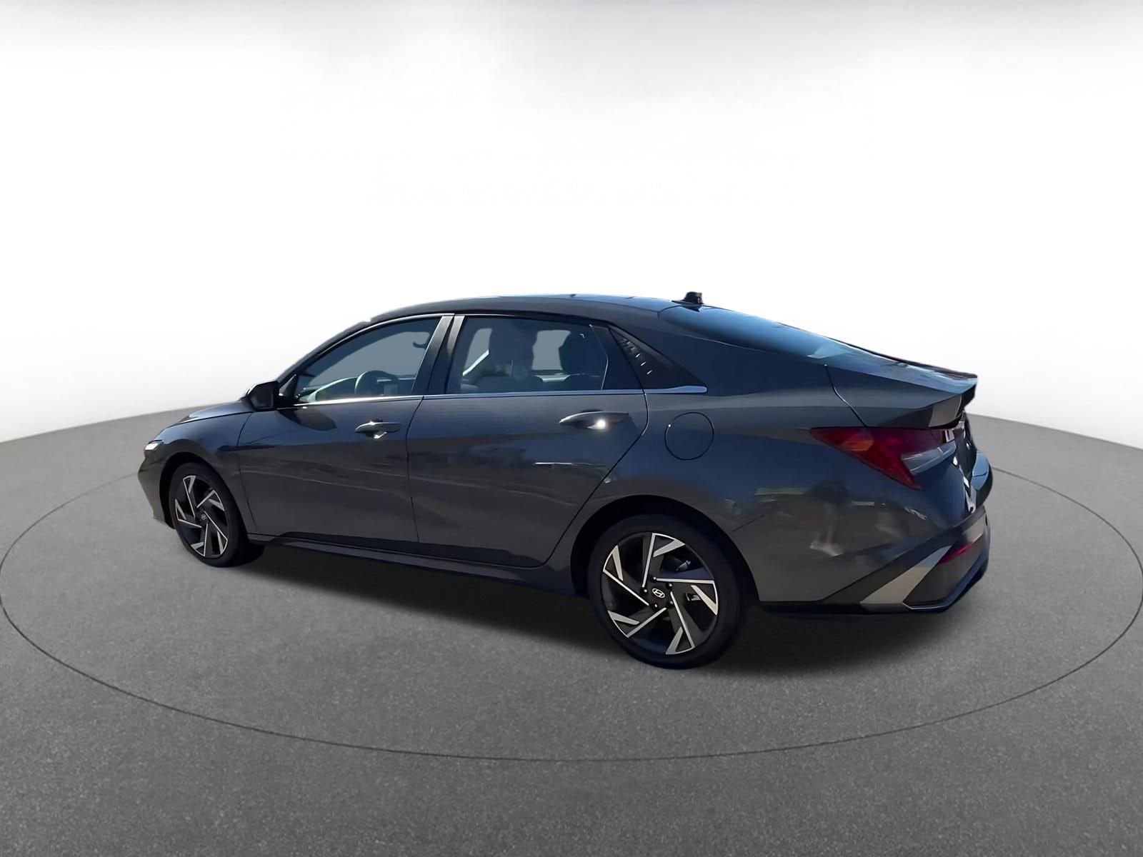 Thumbnail: 2025 Hyundai Elantra - 10