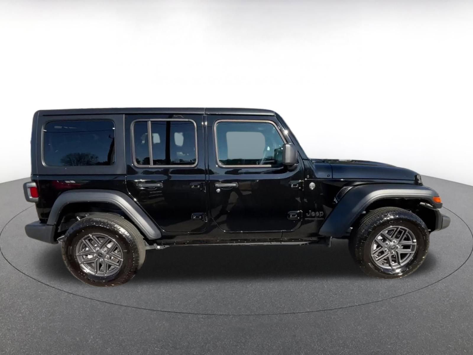 Thumbnail: 2025 Jeep Wrangler - 16