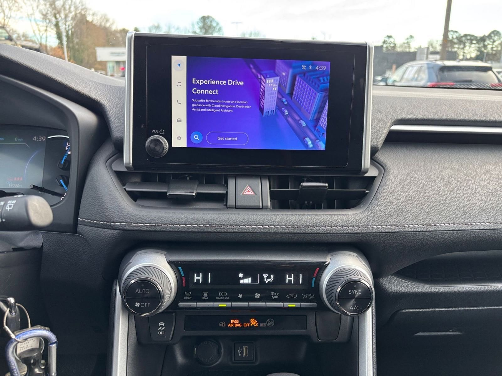 Thumbnail: 2025 Toyota RAV4 - 18