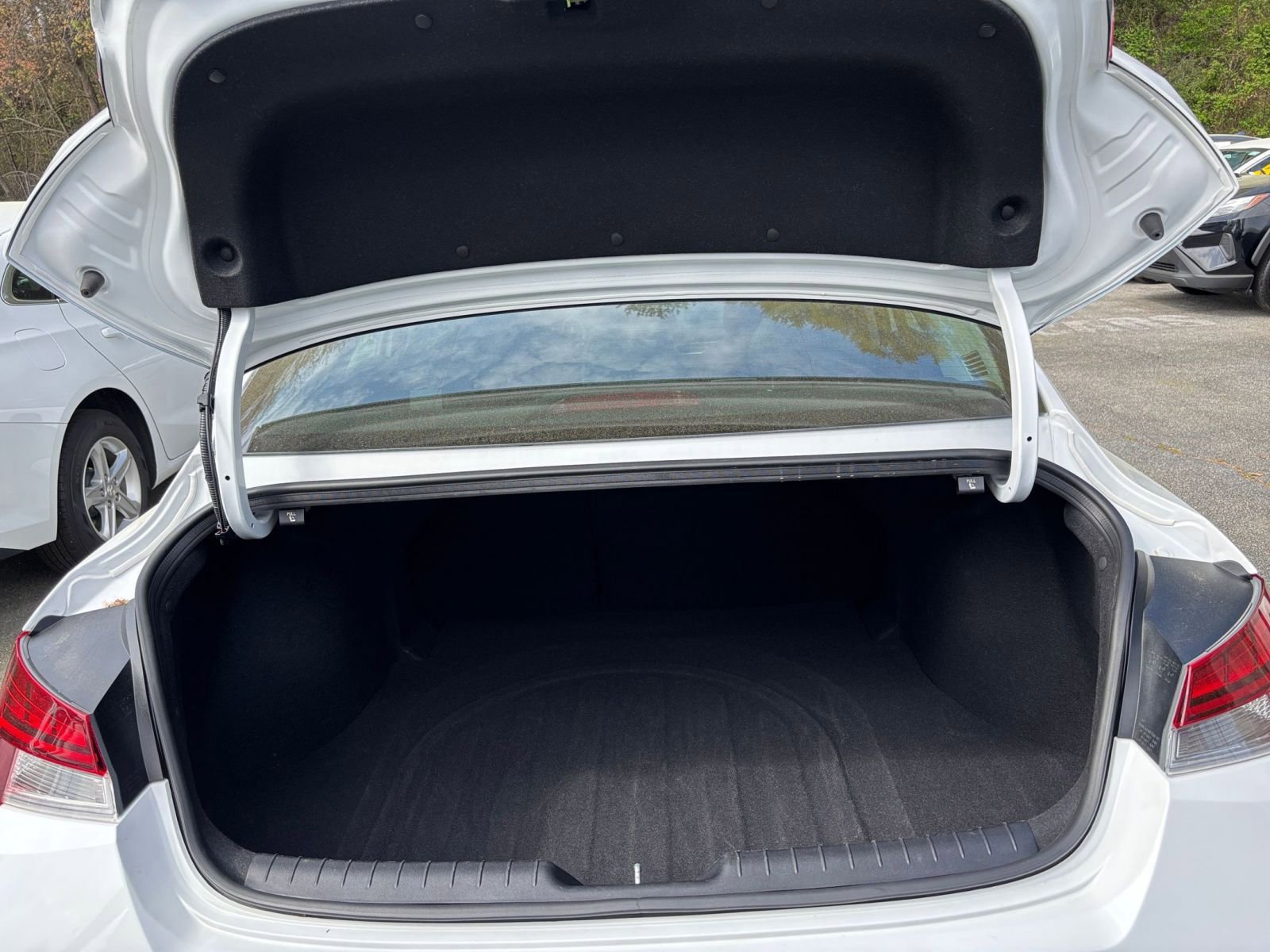 Thumbnail: 2025 Hyundai Elantra - 33