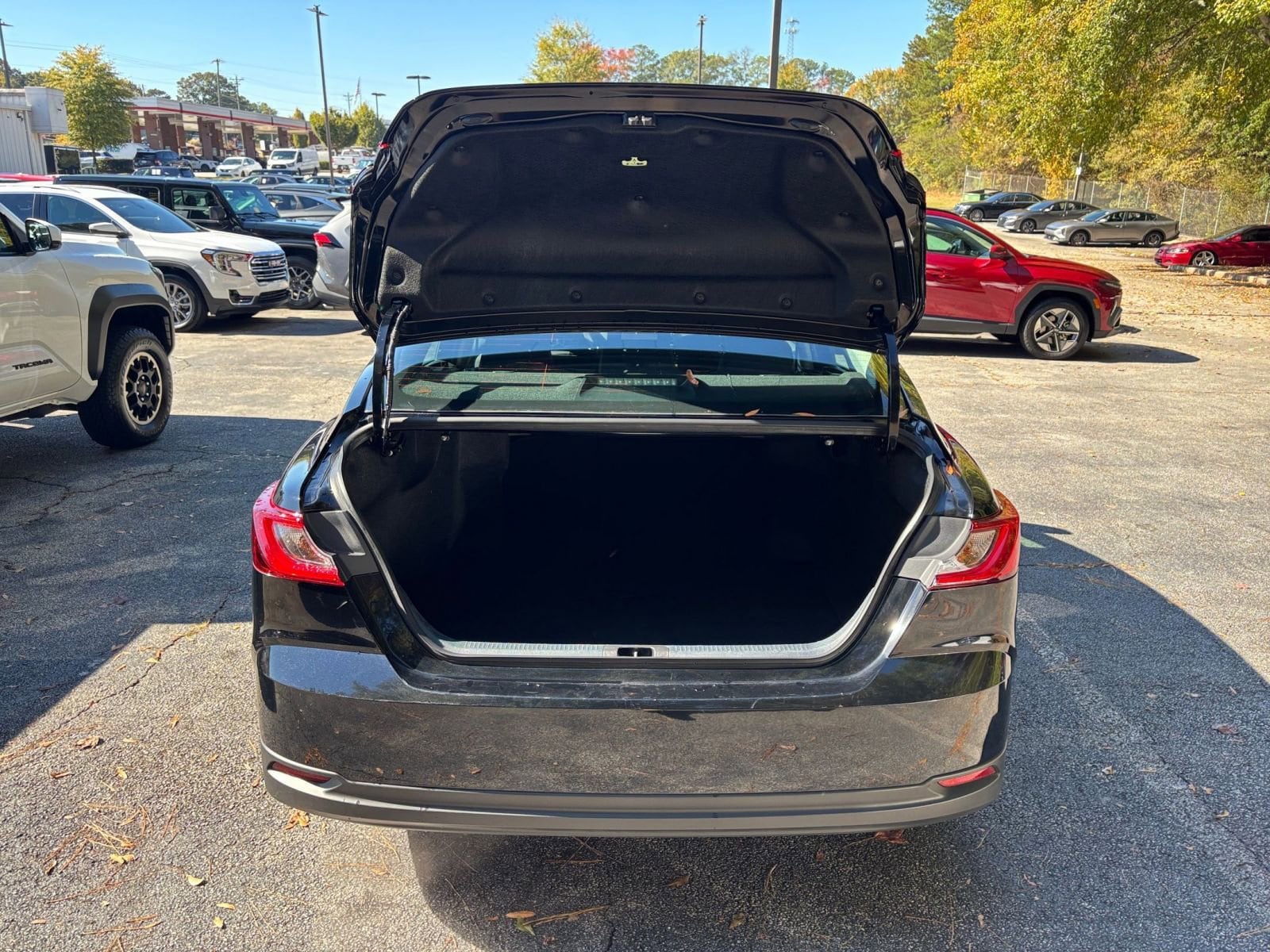 Thumbnail: 2025 Toyota Camry - 31